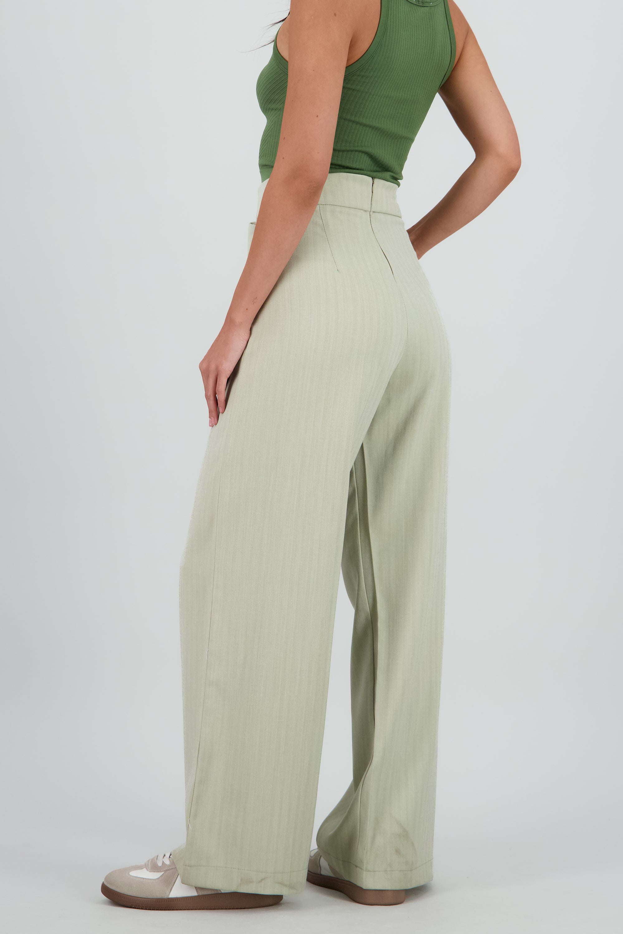 Pantalon amplio detalle bolsas pretina SAGE