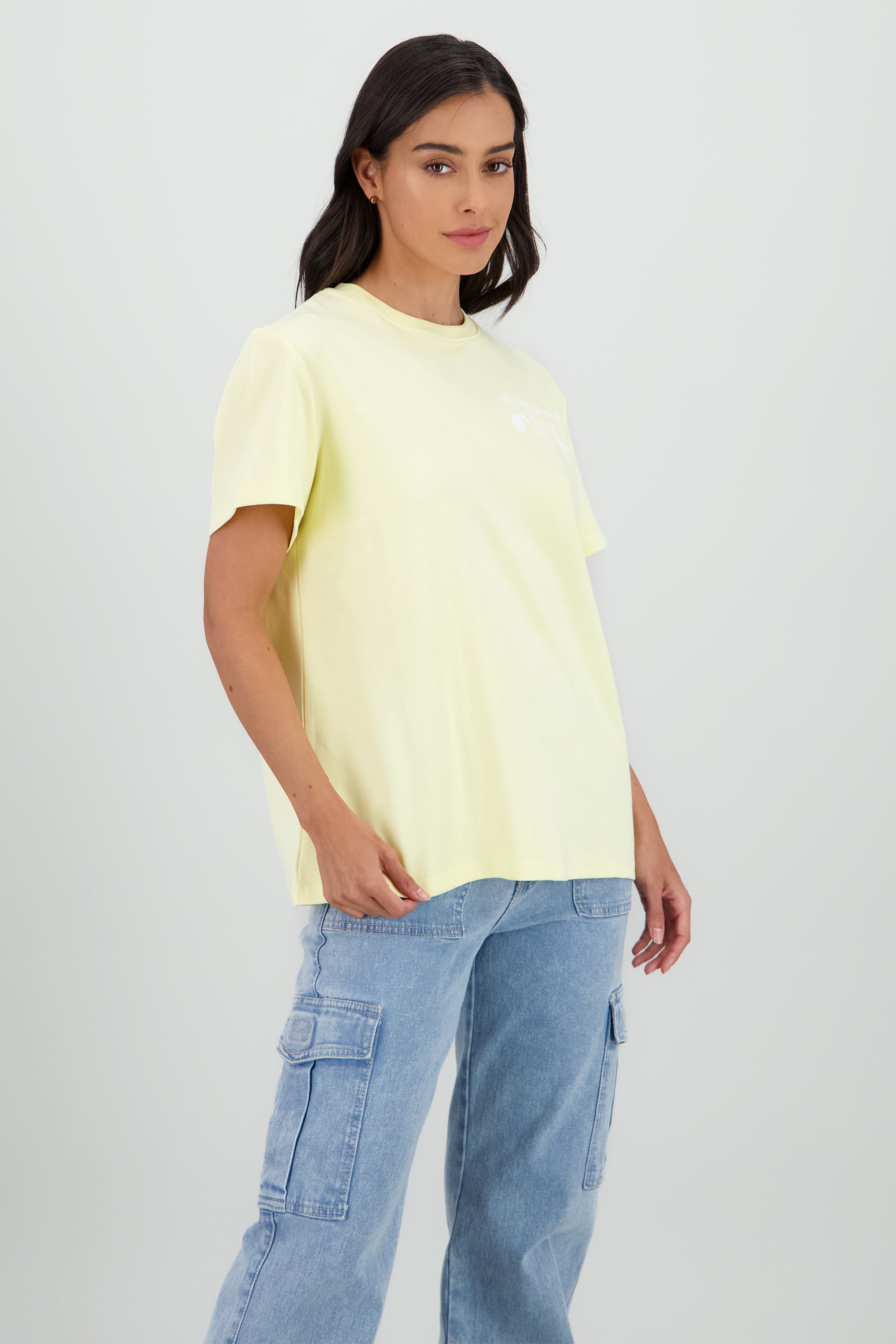 Playera manga corta estampado vitamin AMARILLO