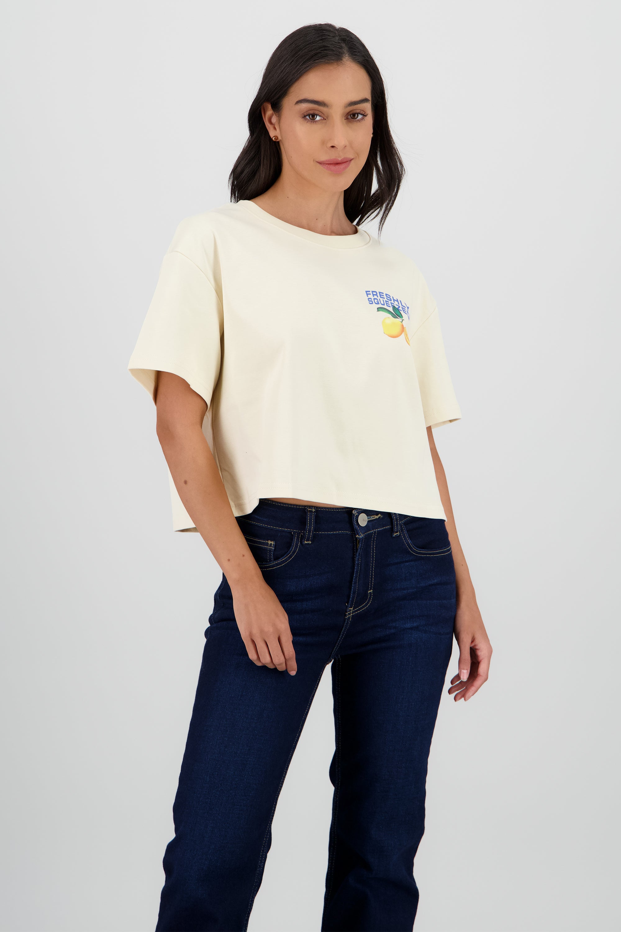 Playera manga corta crop estampado limones BEIGE