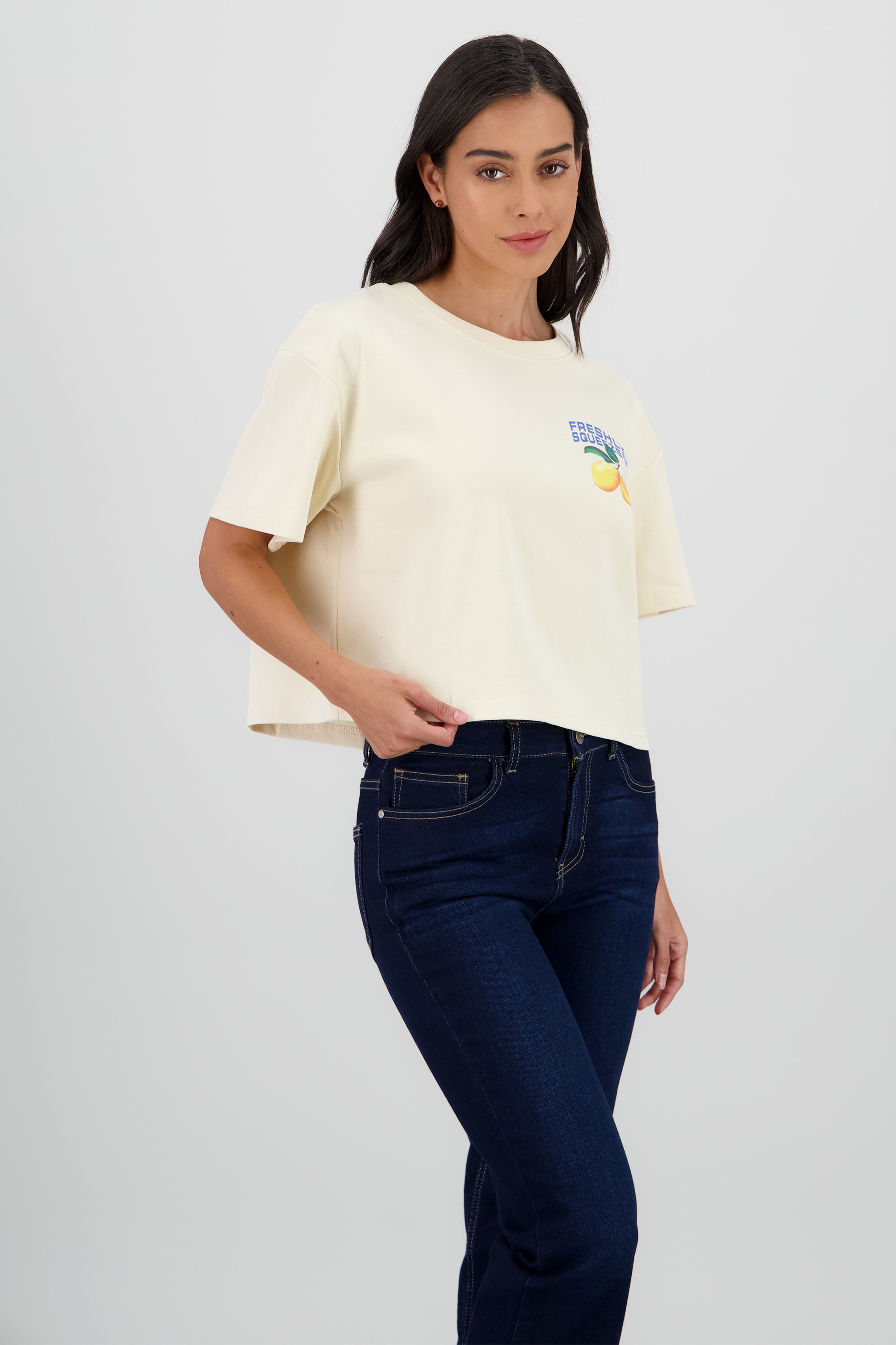 Playera manga corta crop estampado limones BEIGE
