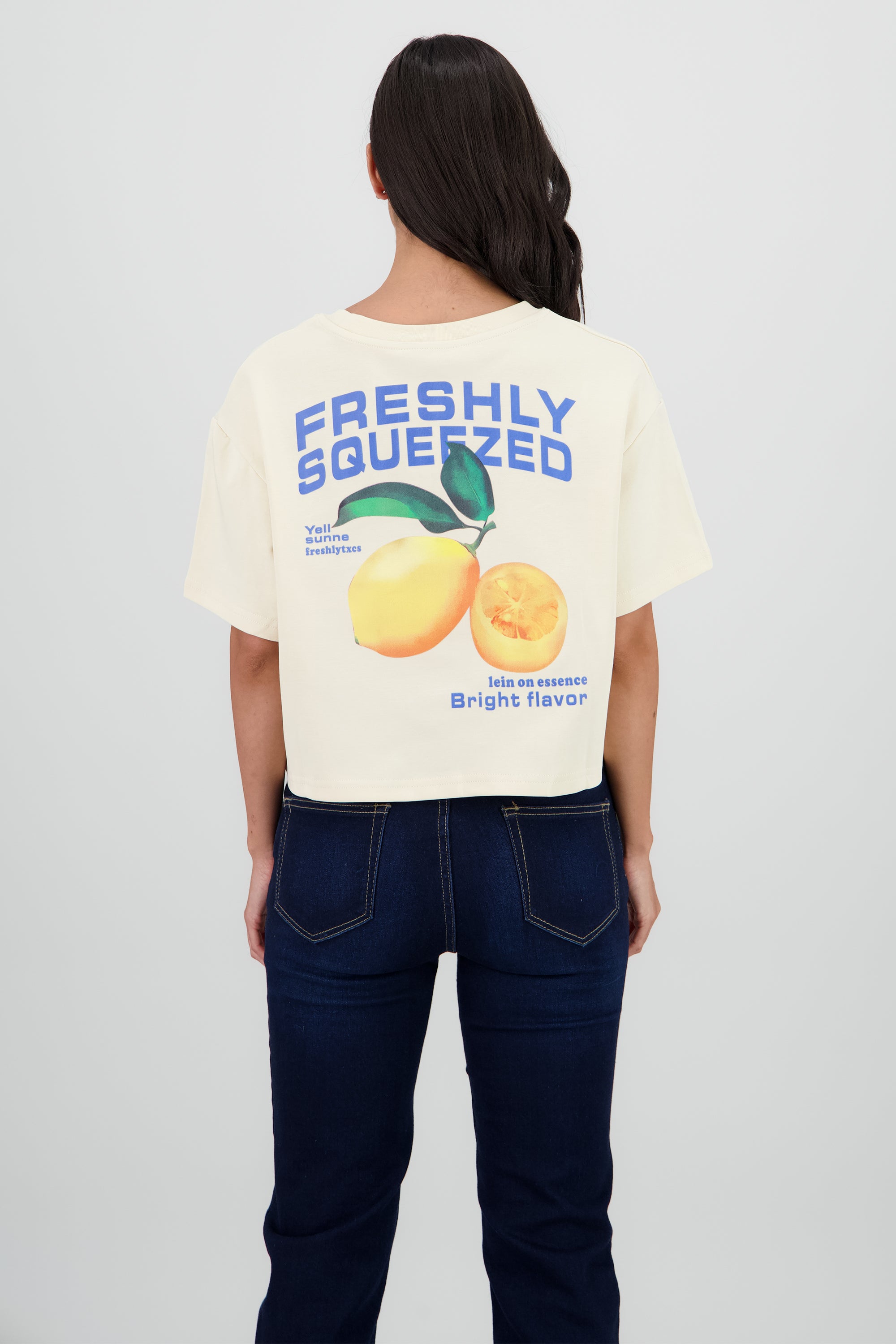 Playera manga corta crop estampado limones BEIGE