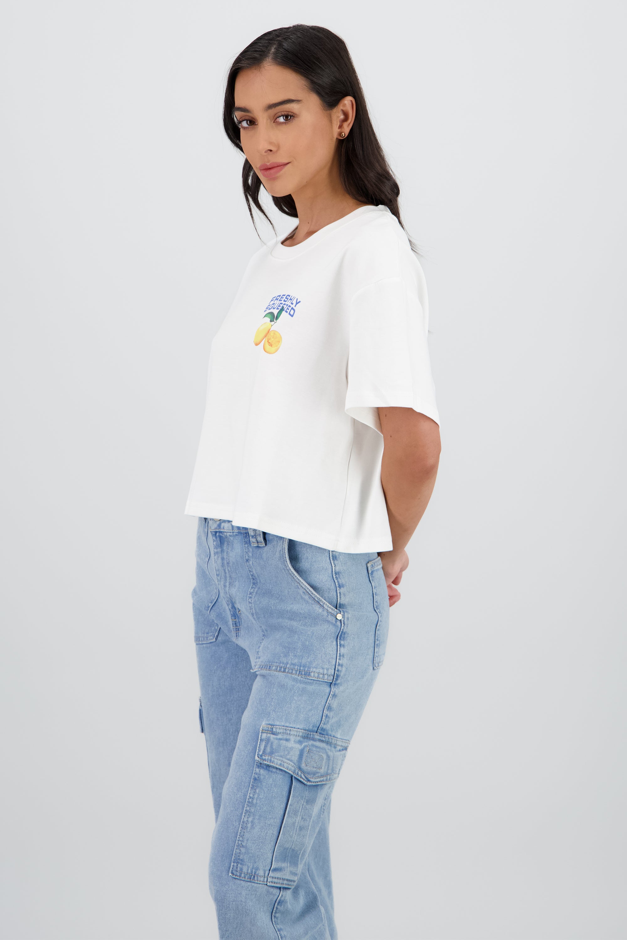 Playera manga corta crop estampado limones BLANCO