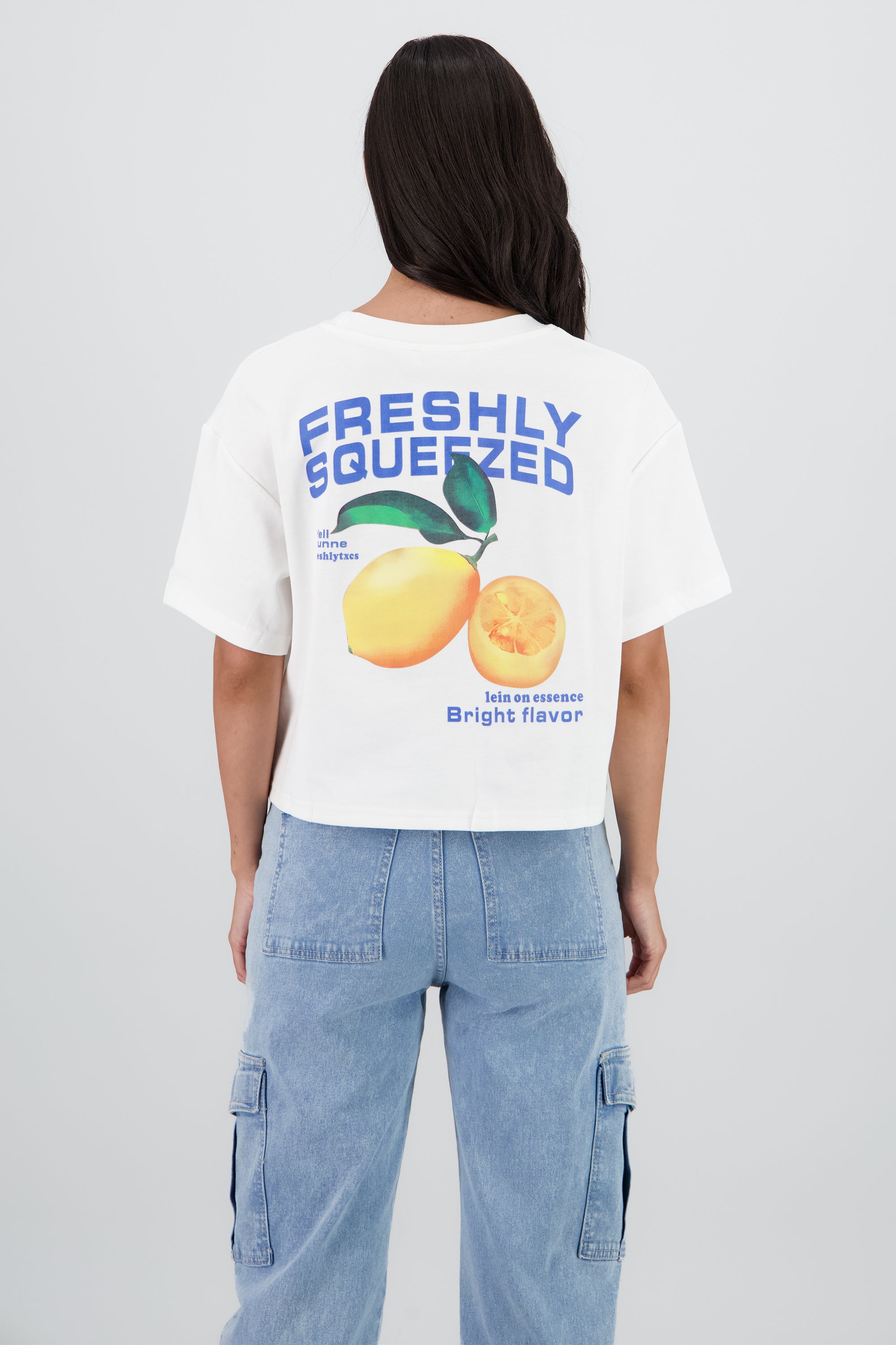Playera manga corta crop estampado limones BLANCO
