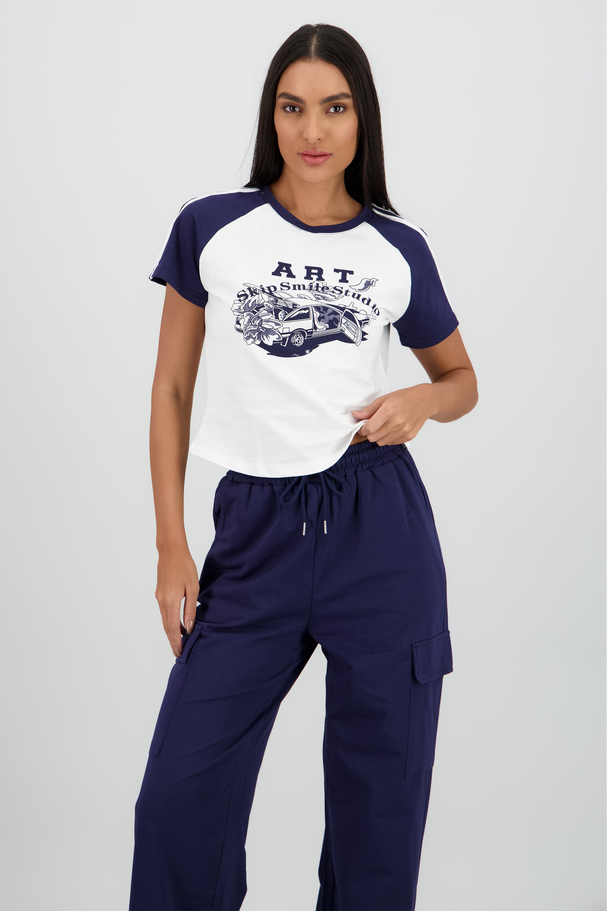 Playera crop detalle estampado contraste mangas AZUL COMBO