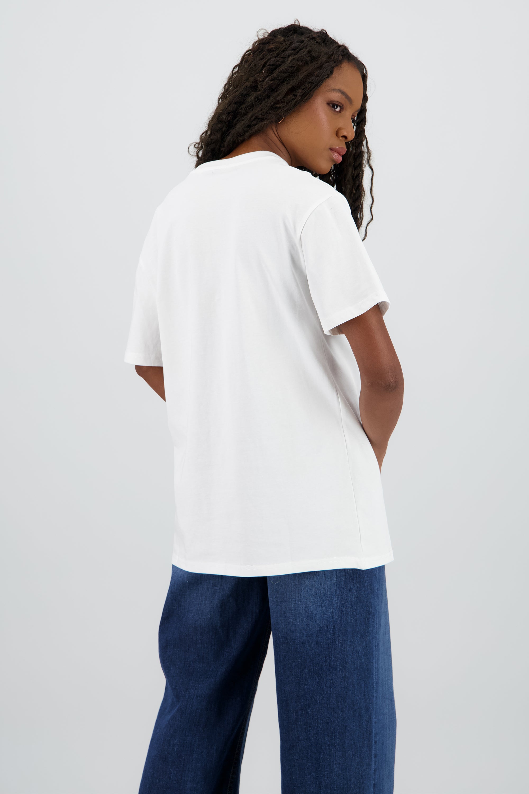 Playera manga corta detalle estrellas BLANCO