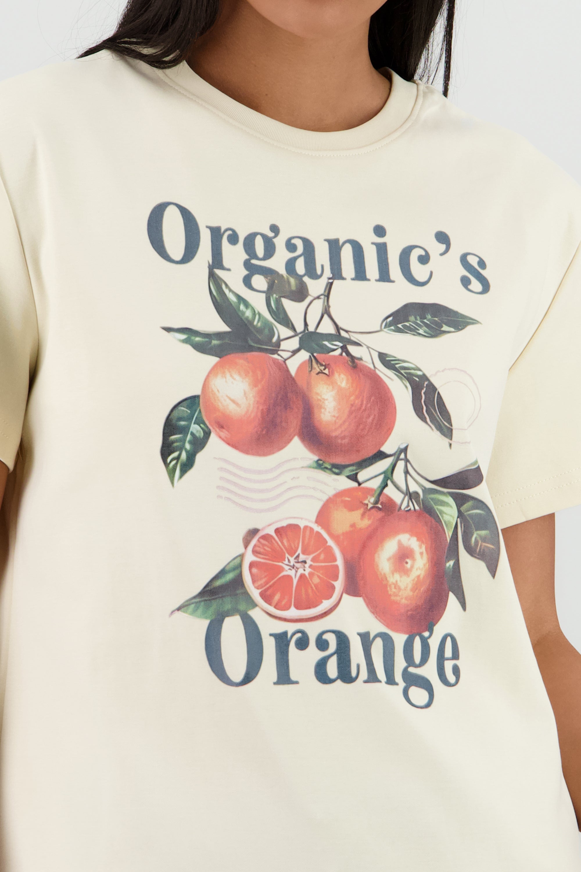 Playera manga corta oversize estampado naranjas BEIGE