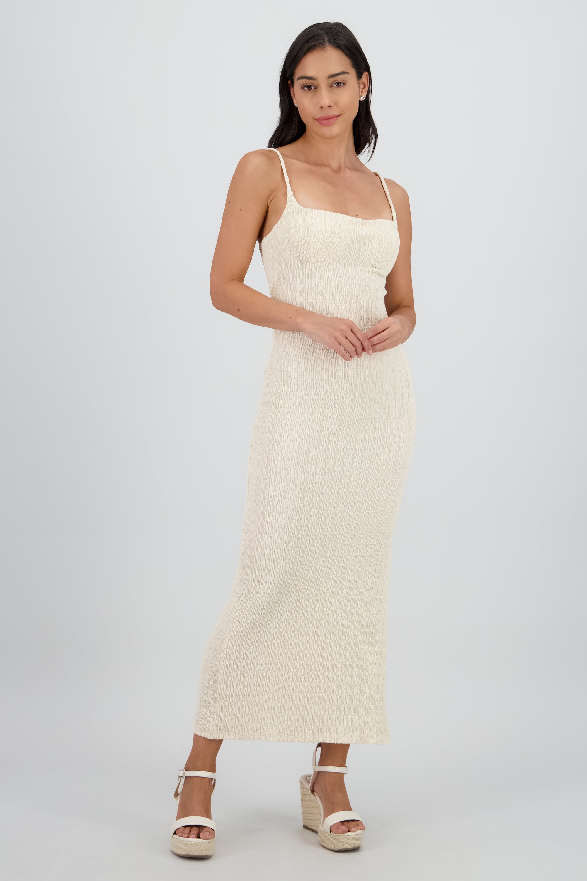 Vestido maxi textura con copas CREMA