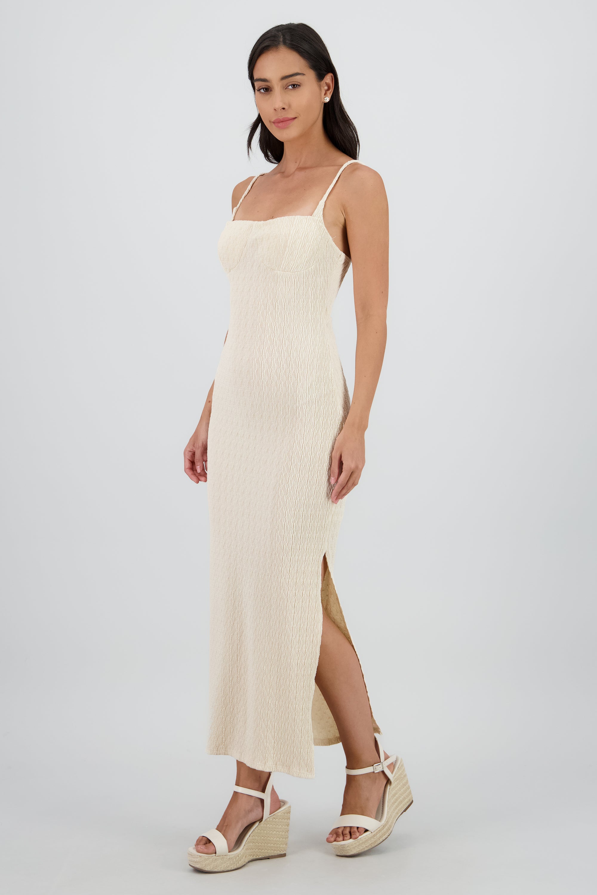Vestido maxi textura con copas CREMA
