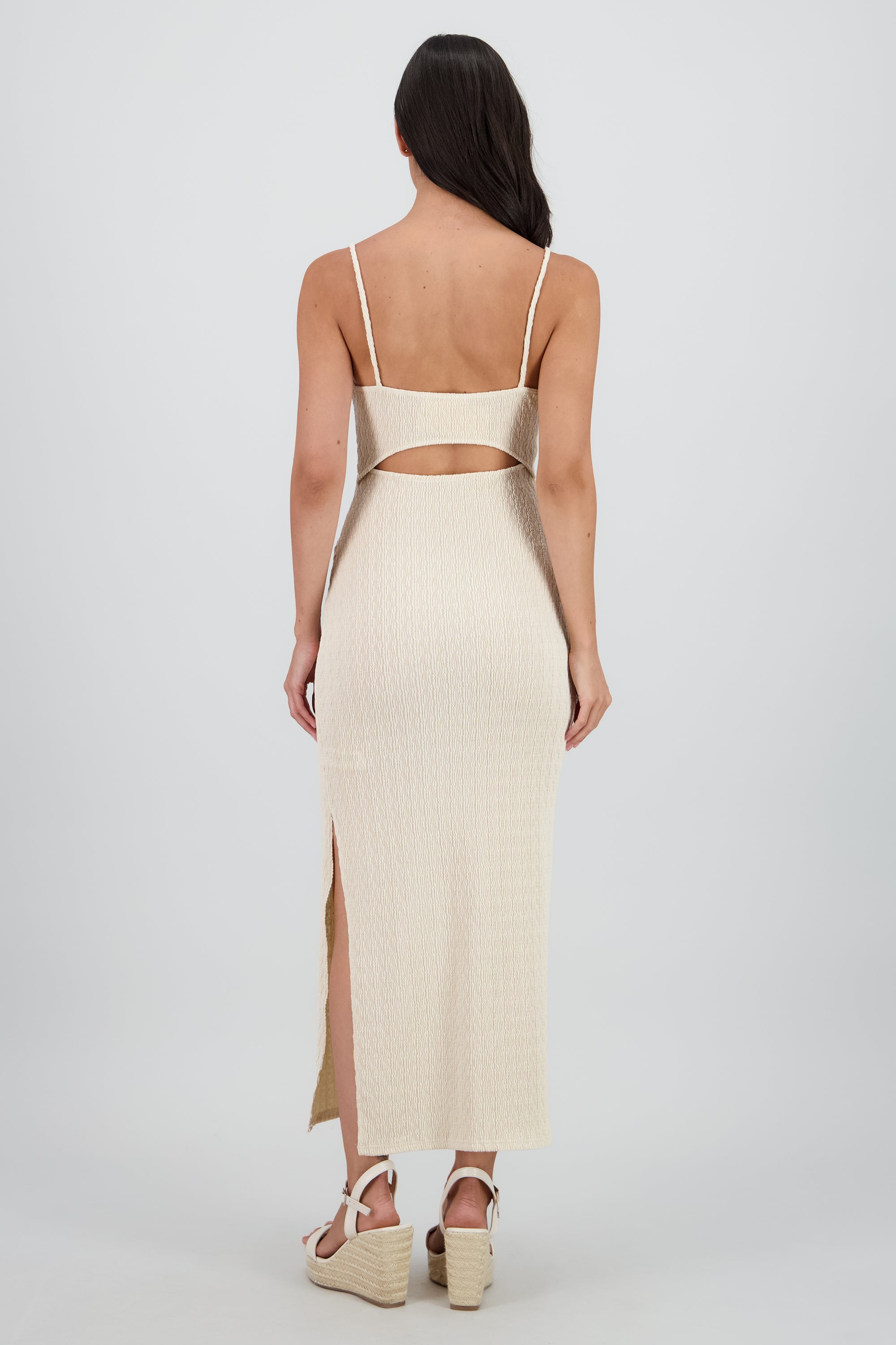 Vestido maxi textura con copas CREMA