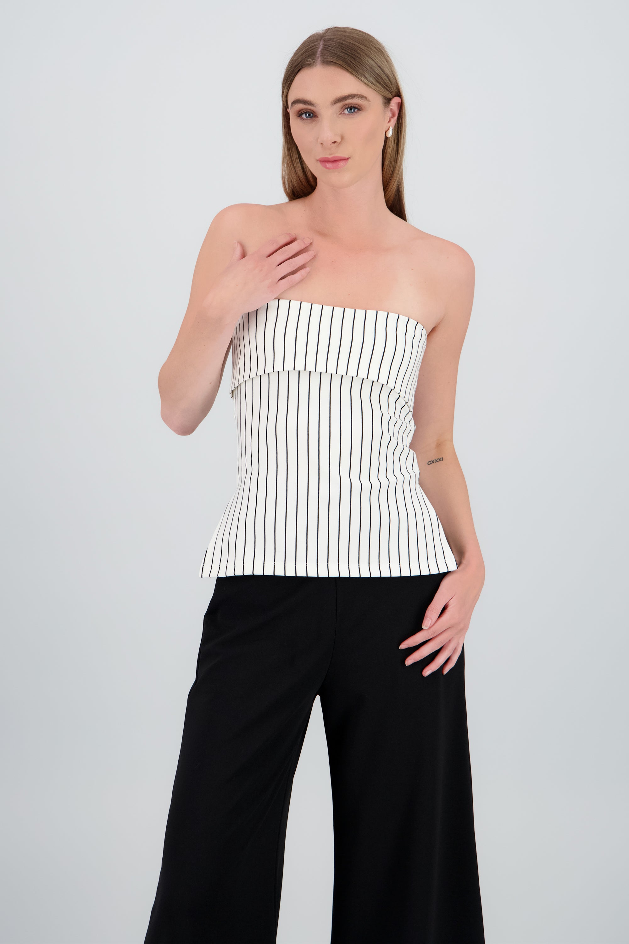Top strapless rallas BLANCO COMBO