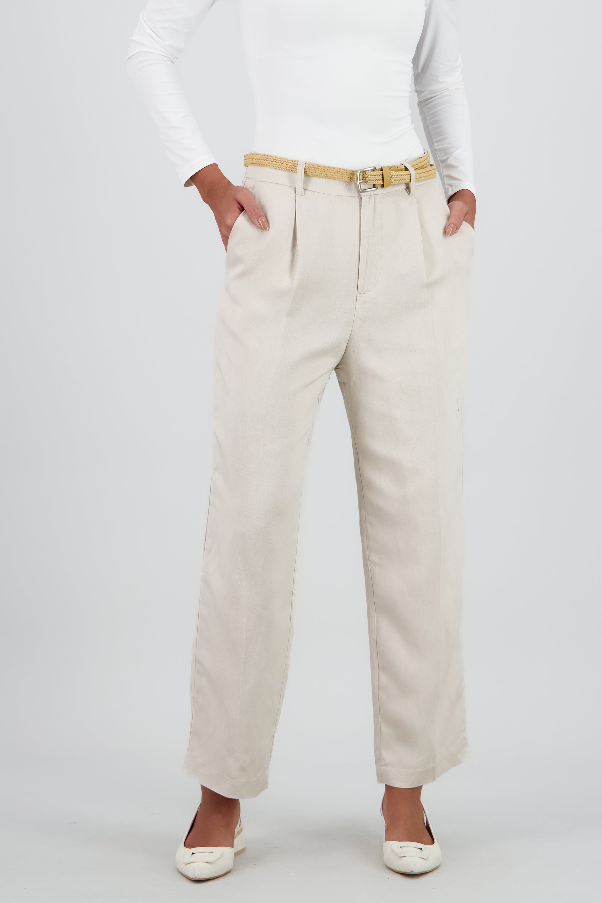 Pantalon recto liso presillas detalle cinturon BEIGE