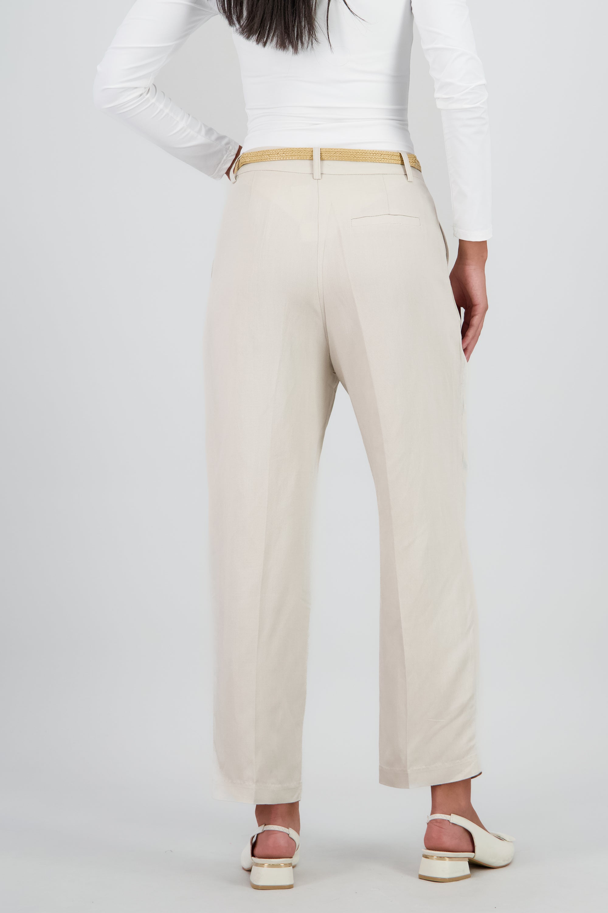 Pantalon recto liso presillas detalle cinturon BEIGE