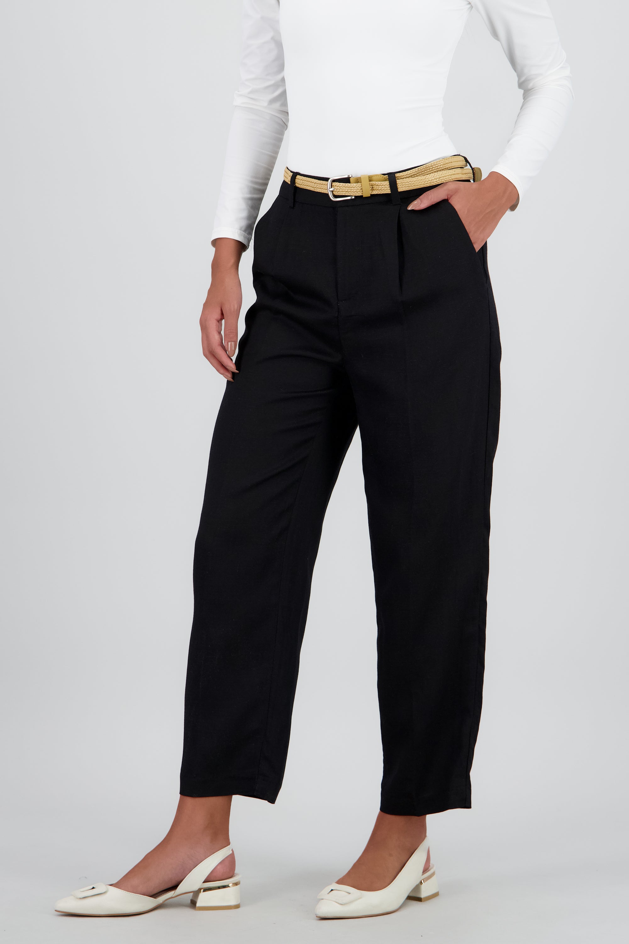 Pantalon recto liso presillas detalle cinturon NEGRO