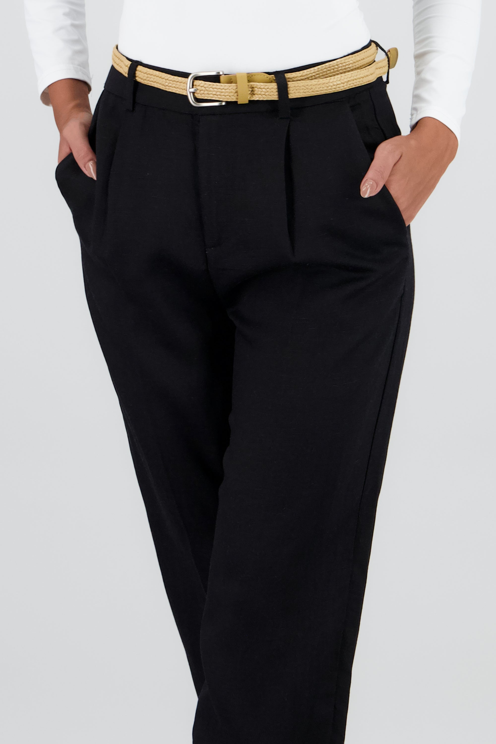 Pantalon recto liso presillas detalle cinturon NEGRO