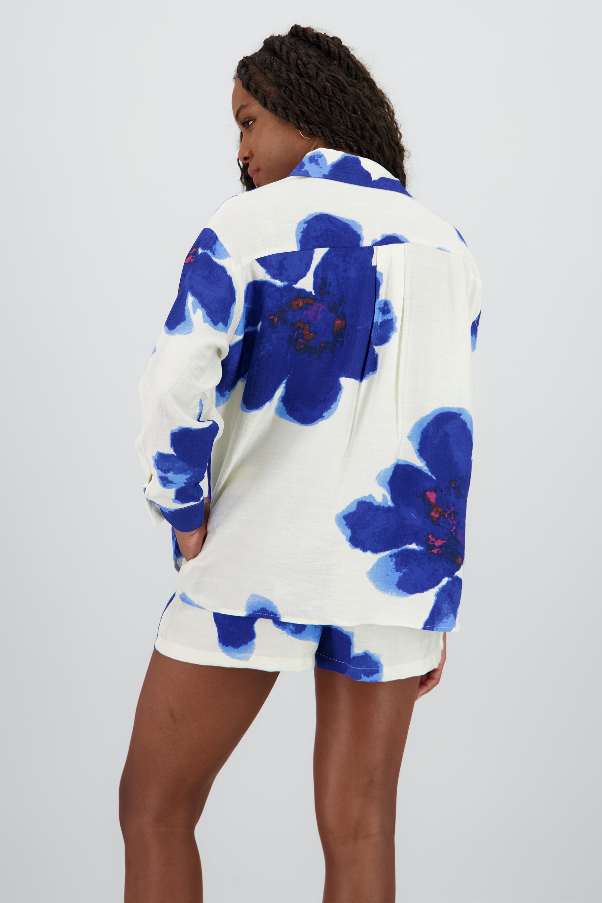 Camisa manga larga cuello detalle estampado AZUL COMBO
