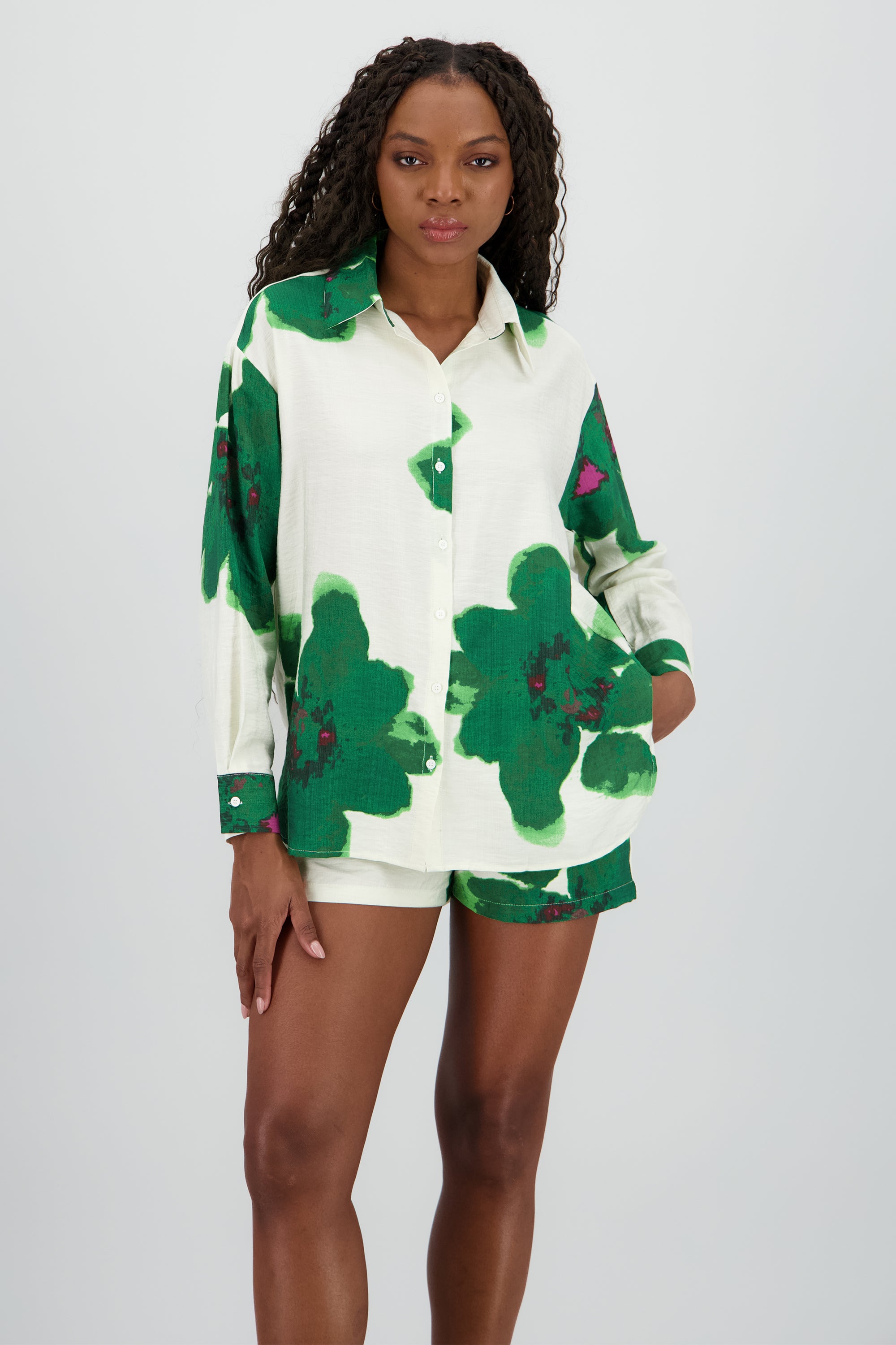 Camisa manga larga cuello detalle estampado VERDE COMBO