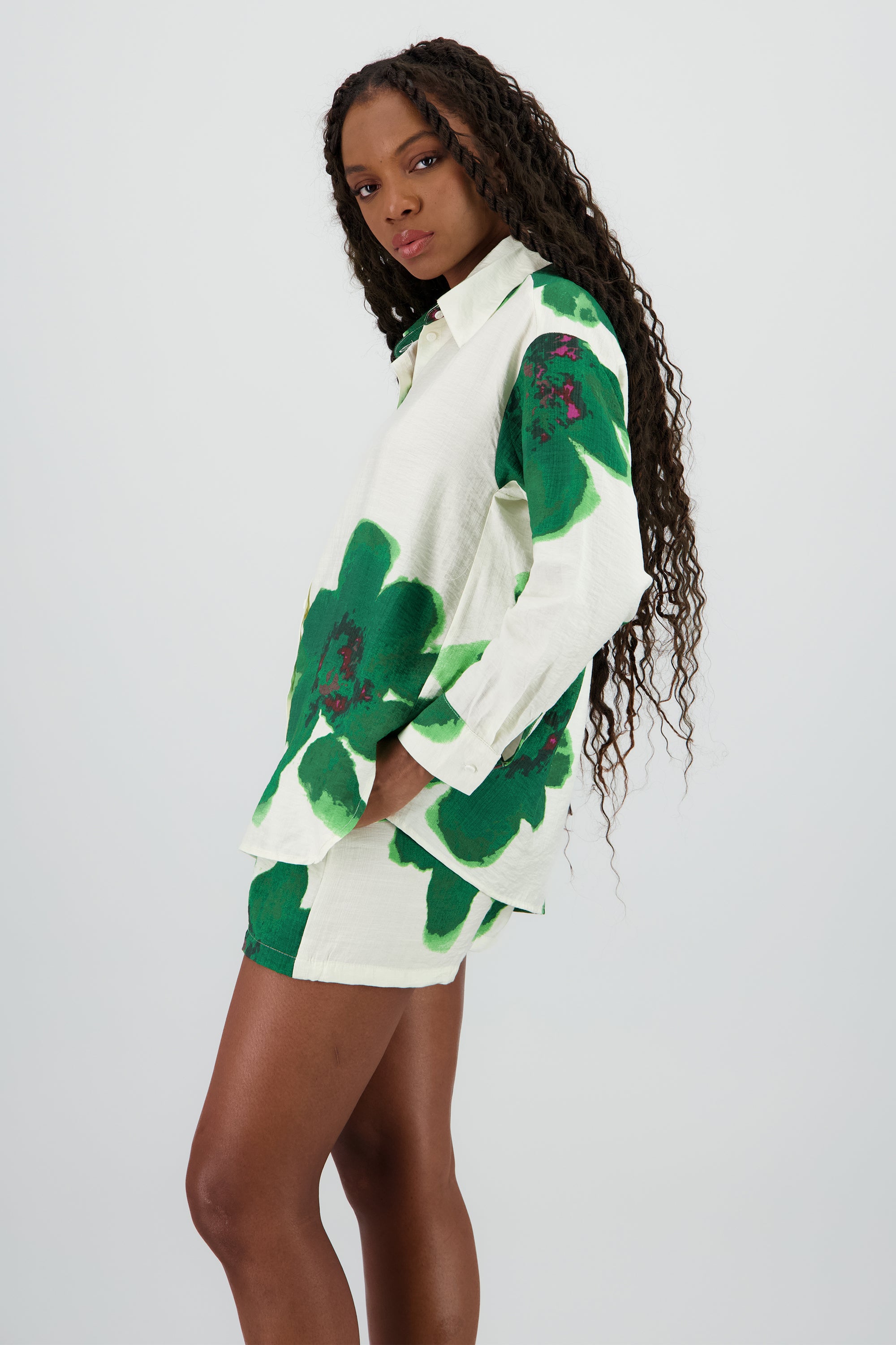 Camisa manga larga cuello detalle estampado VERDE COMBO
