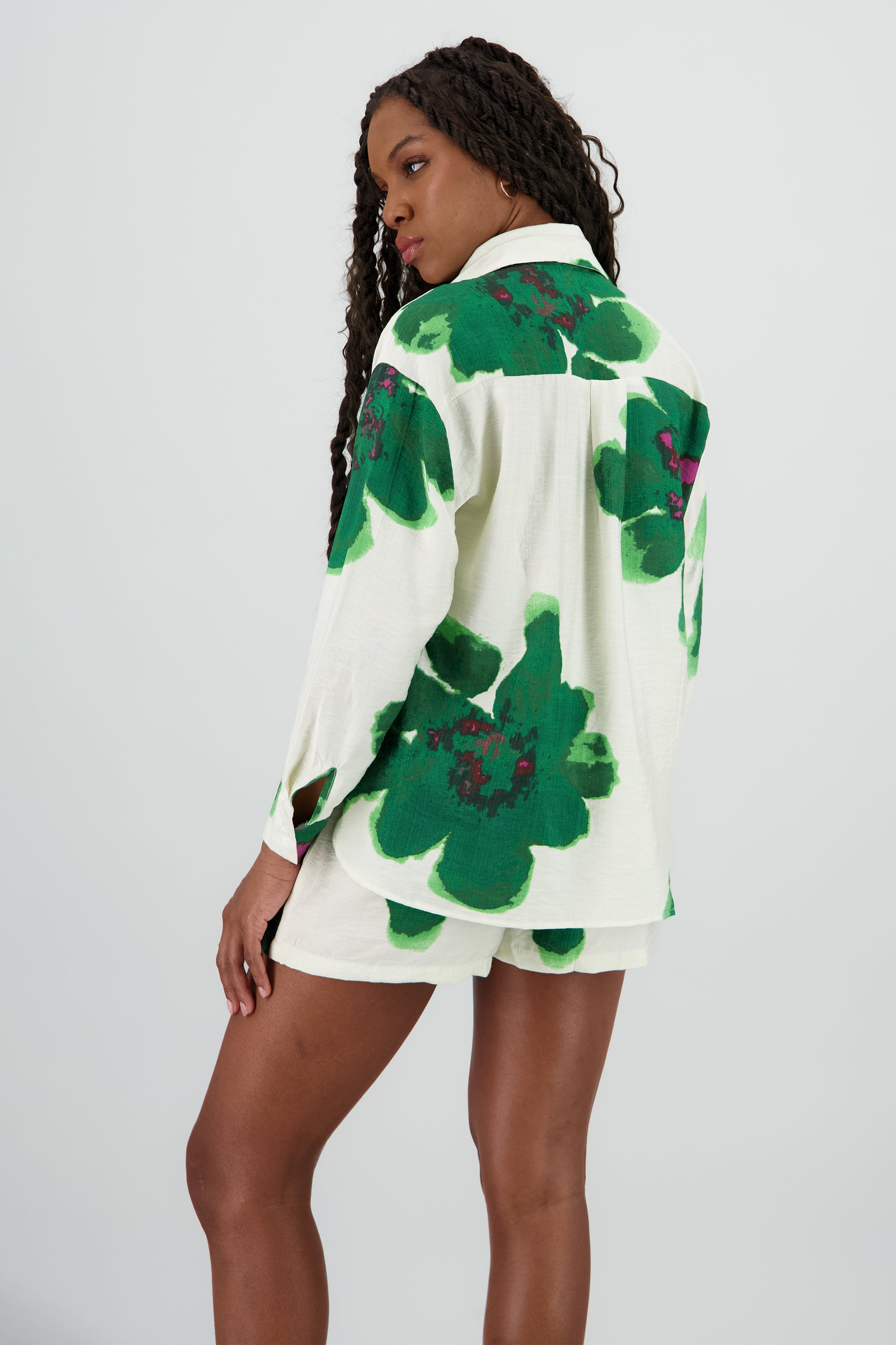 Camisa manga larga cuello detalle estampado VERDE COMBO