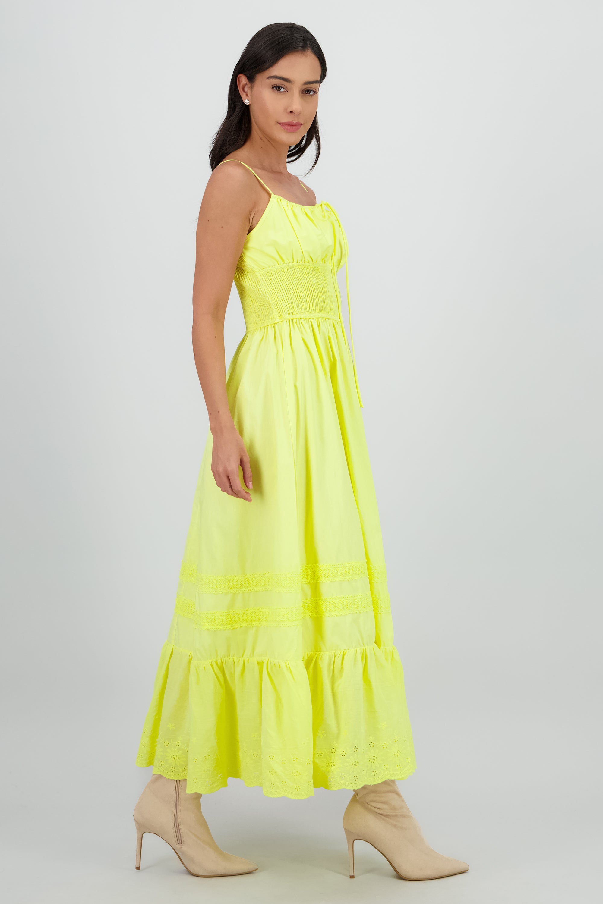 Vestido midi detalle smock tirantes AMARILLO