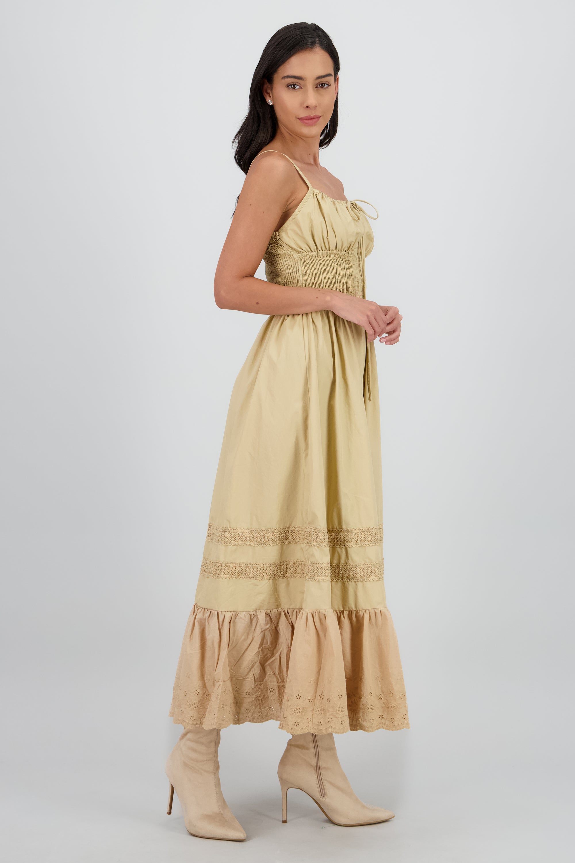 Vestido midi detalle smock tirantes BEIGE