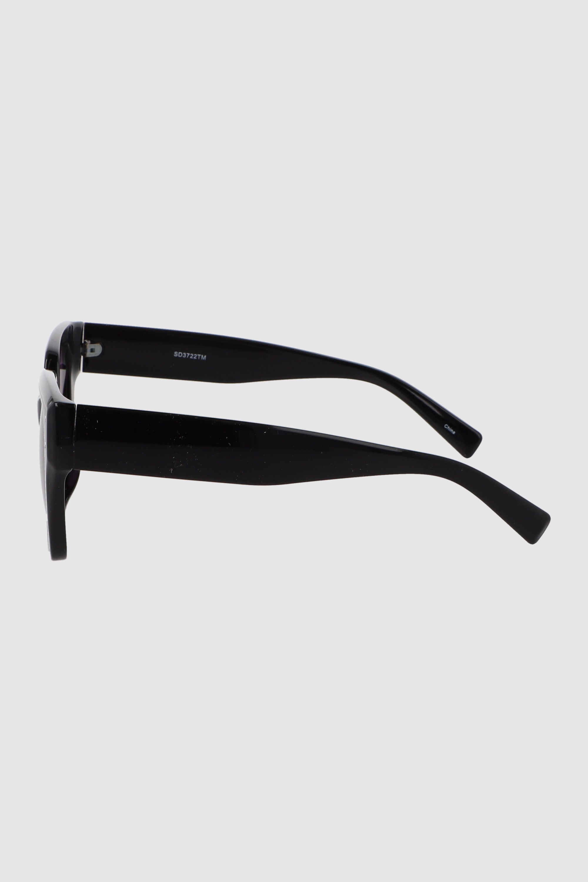 Lente cuadrado angular pasta traslucida NEGRO