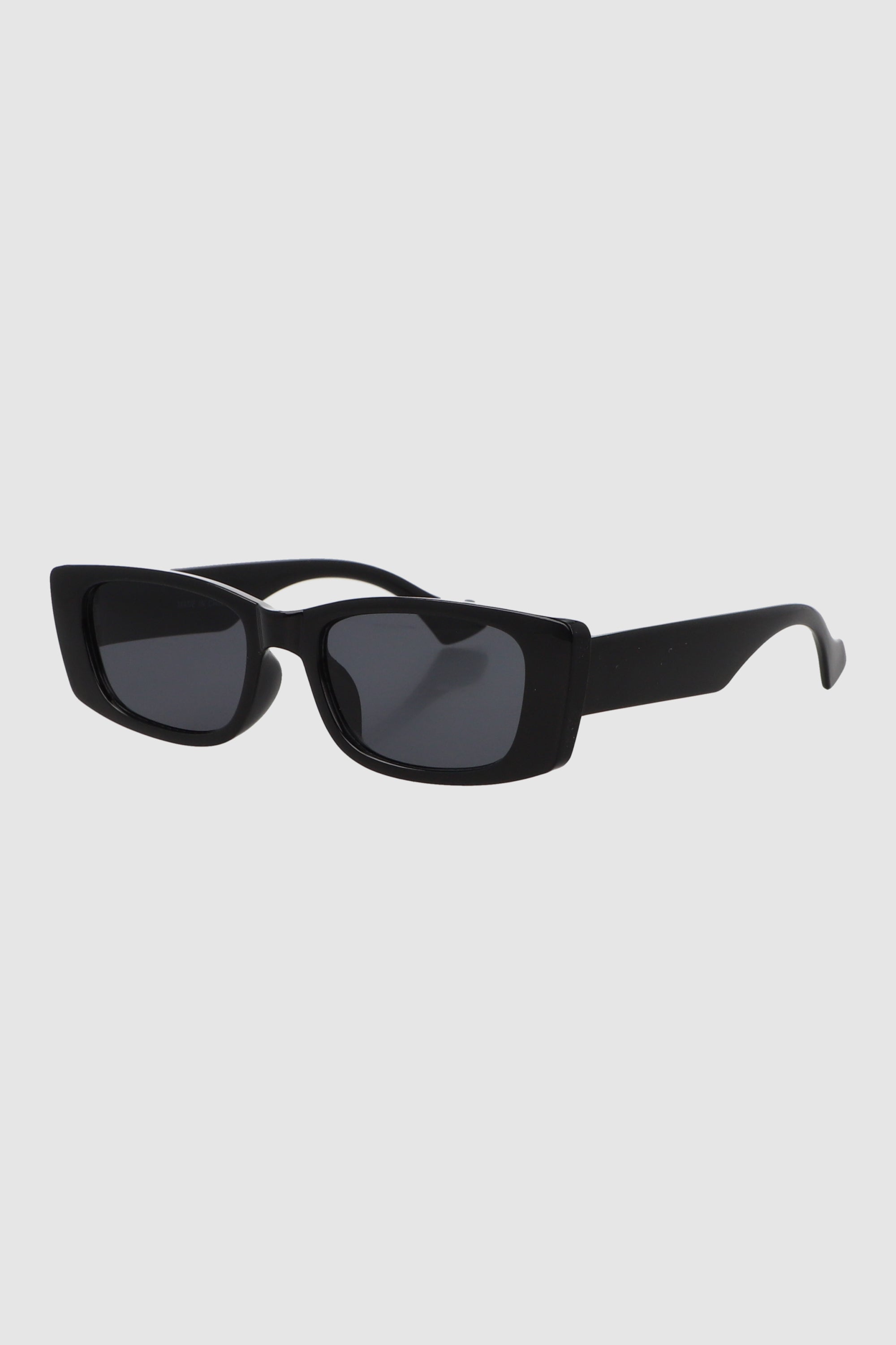 Lente rectangular monocromatico NEGRO