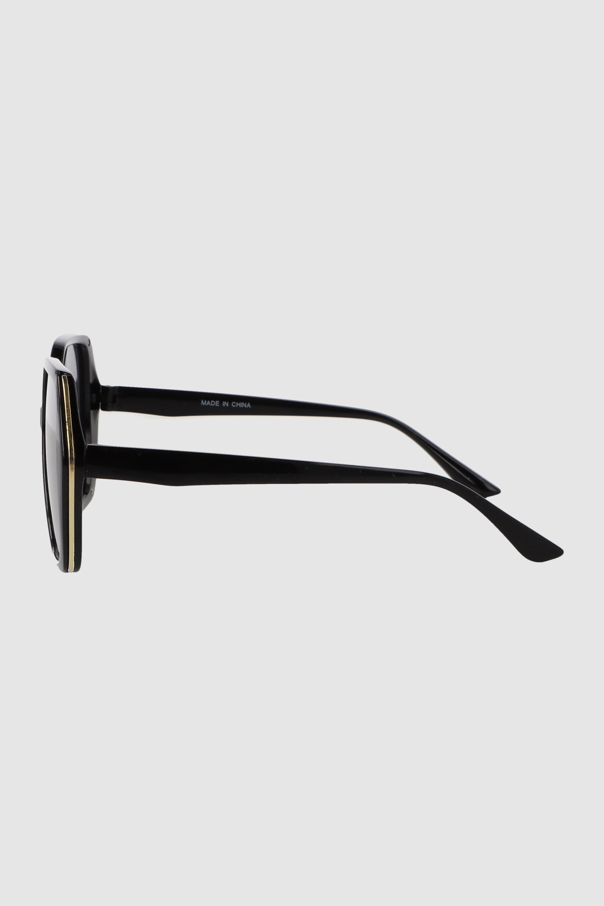 Lente cuadrado geometrico con borde metalico NEGRO