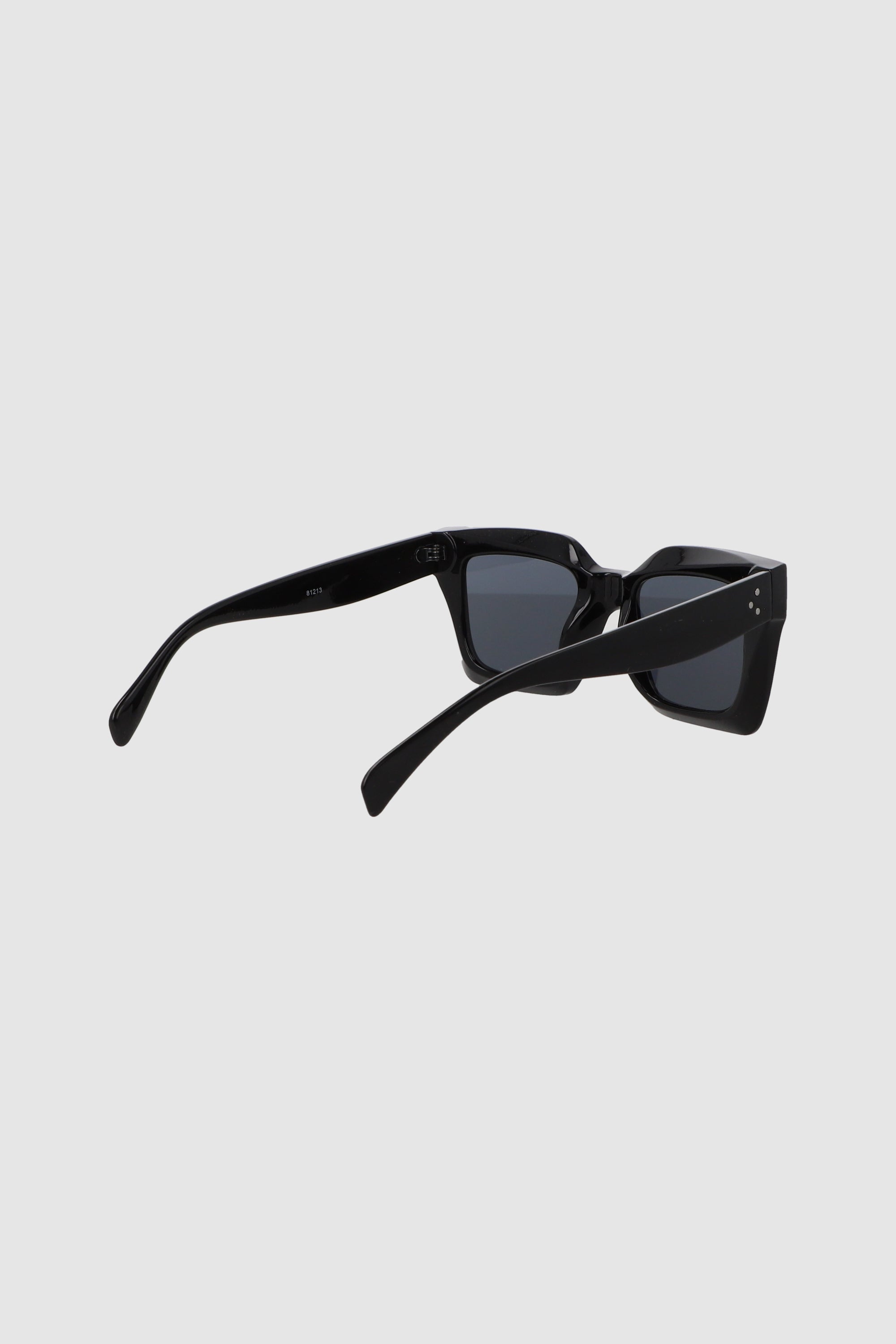 Lente cuadrado monocromatico trasparente NEGRO