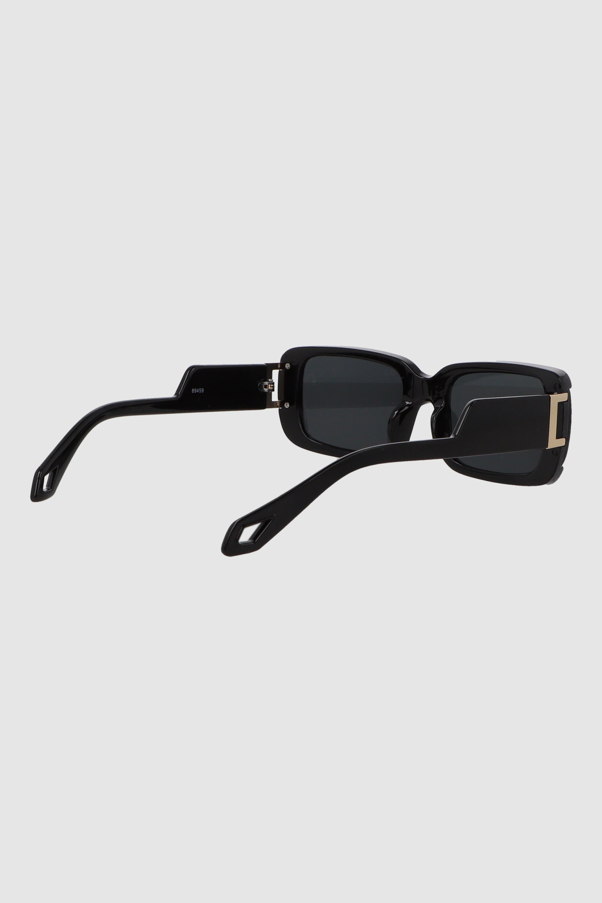 Lente rectangular monocromatico detalle metalico NEGRO