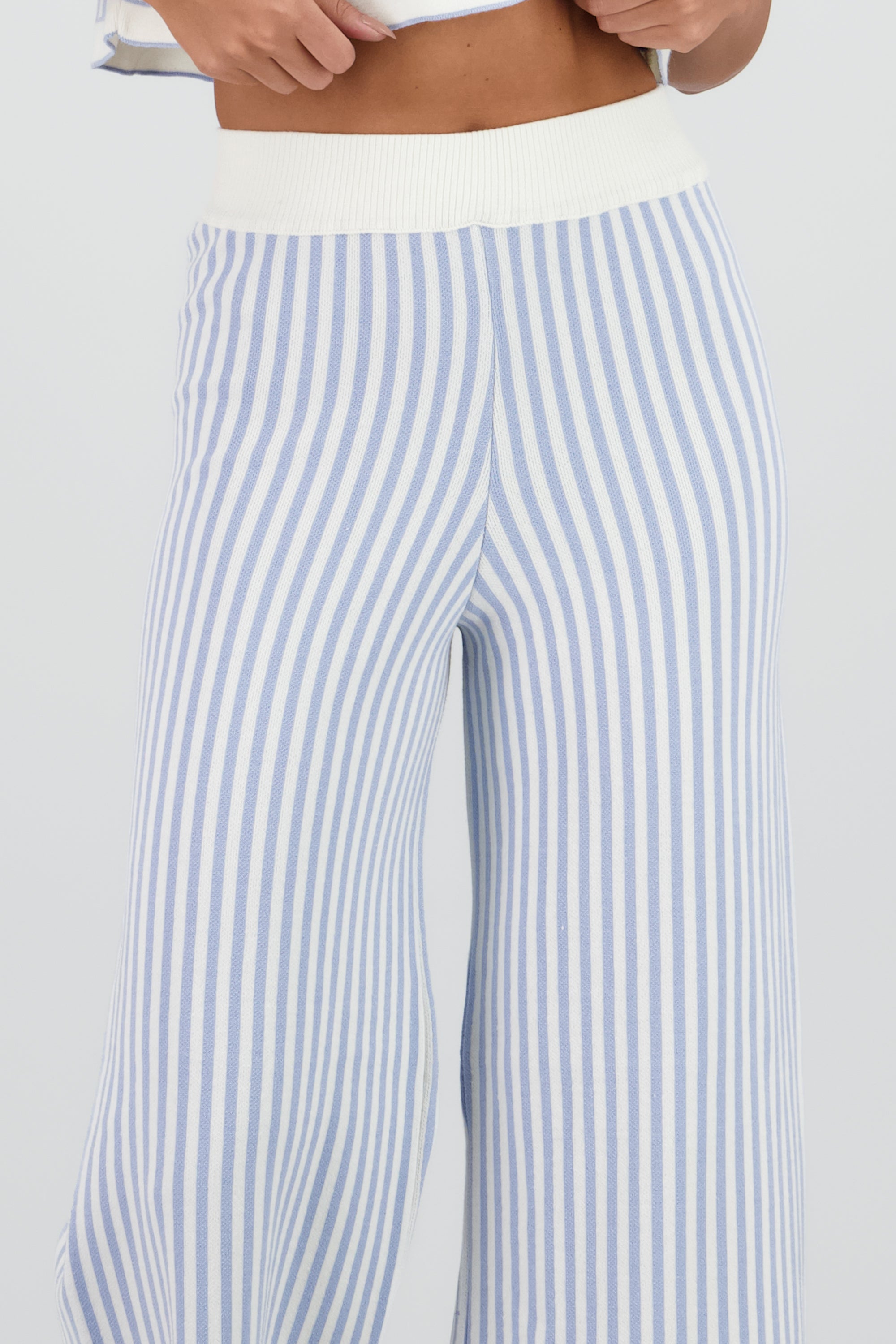 Pantalon tejido rayas amplio AZUL PASTEL