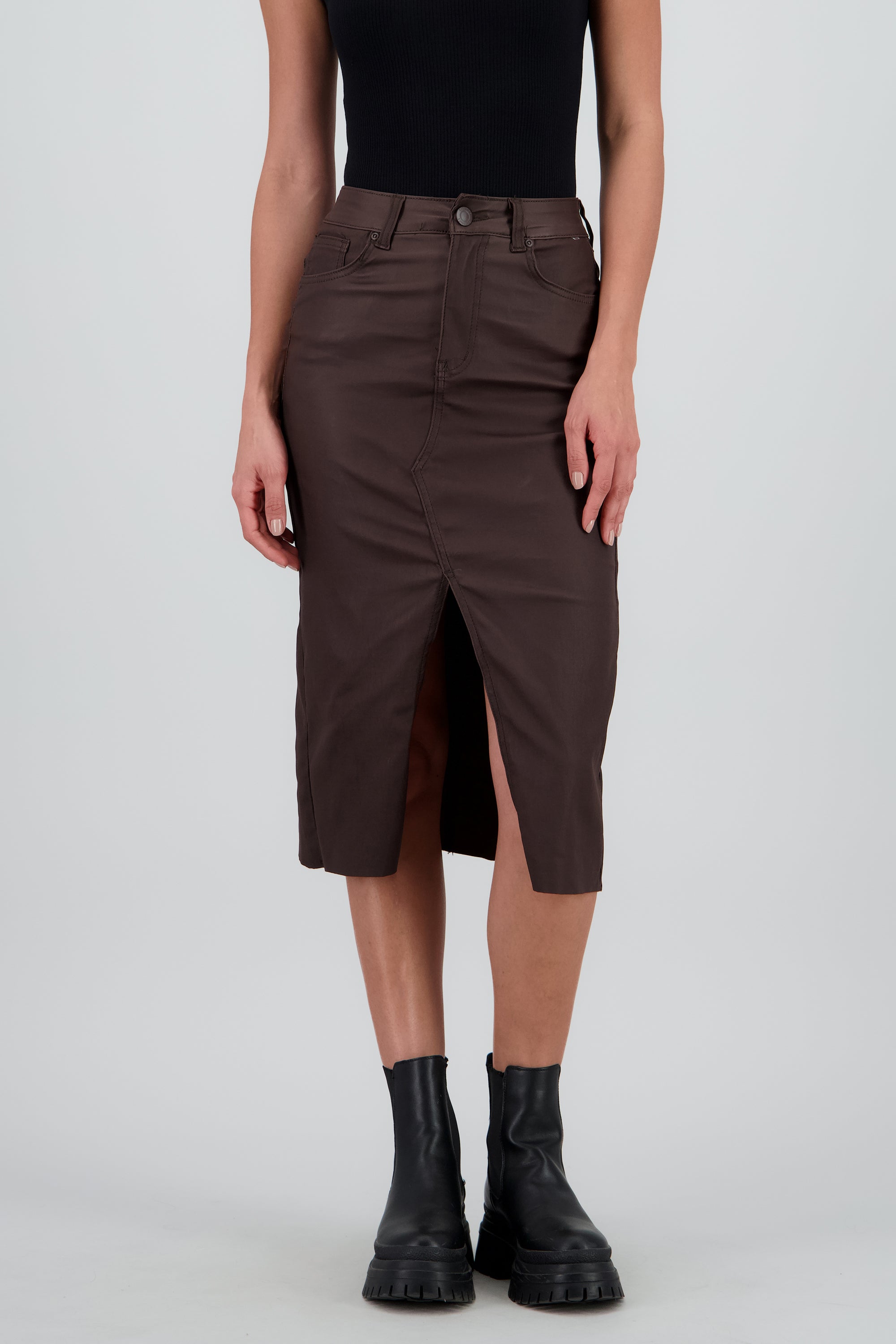 Falda midi pu detalle abertura CAFE