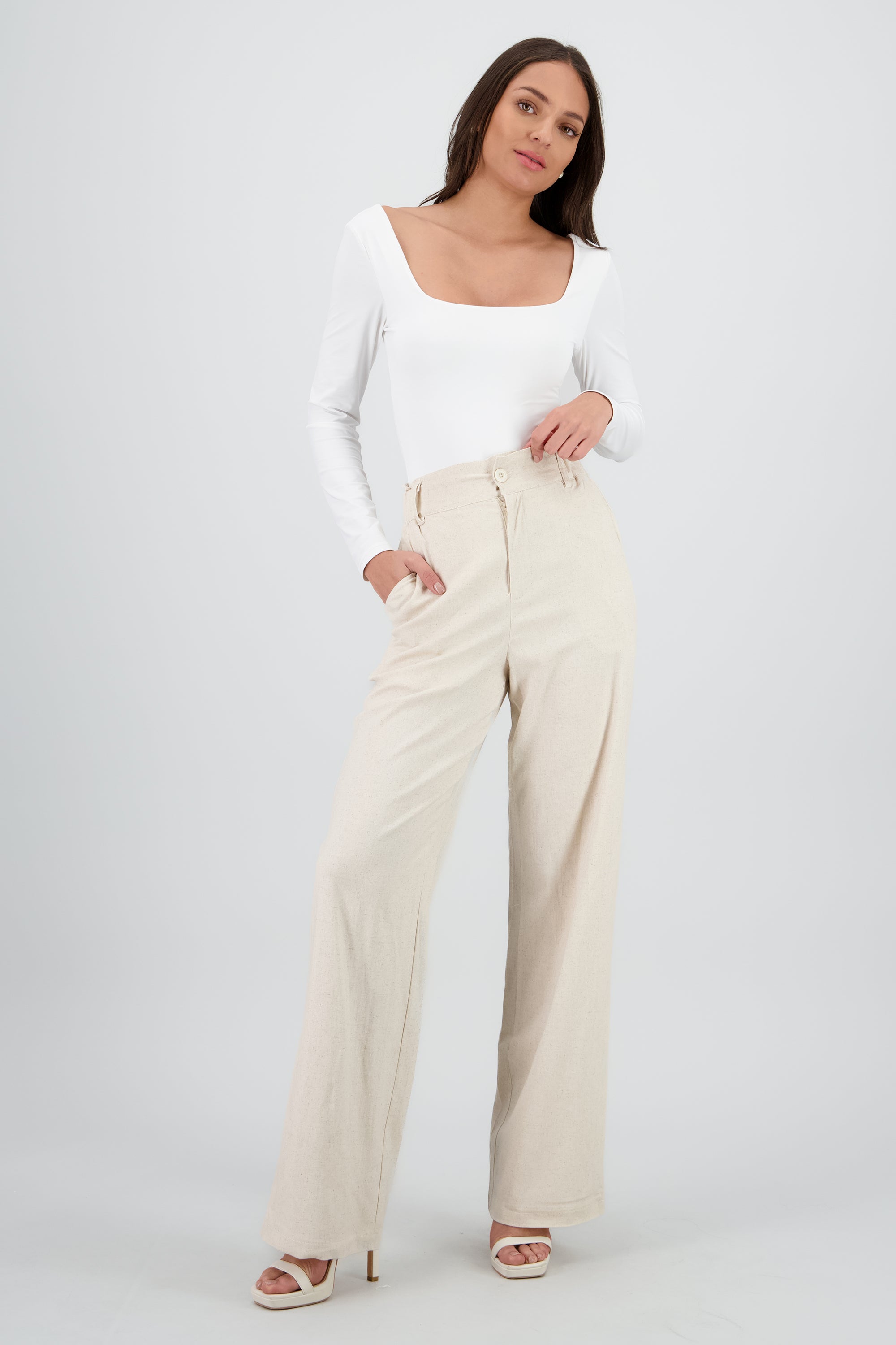 Pantalon recto detalle presillas boton BEIGE