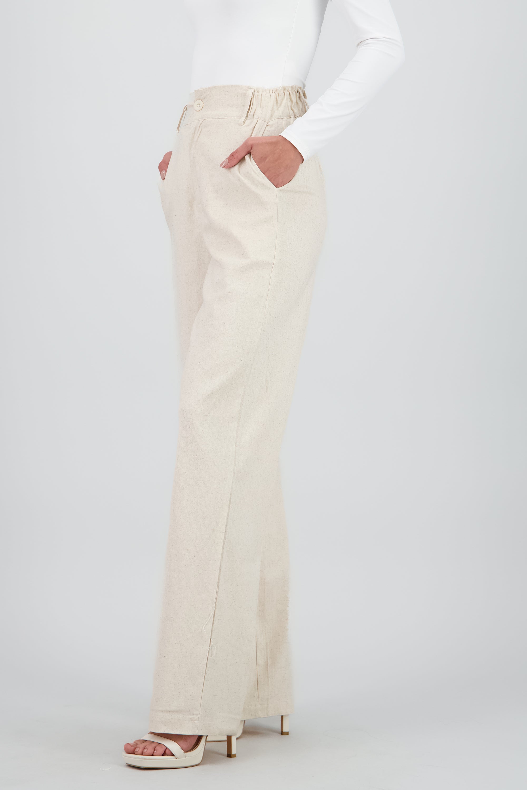 Pantalon recto detalle presillas boton BEIGE