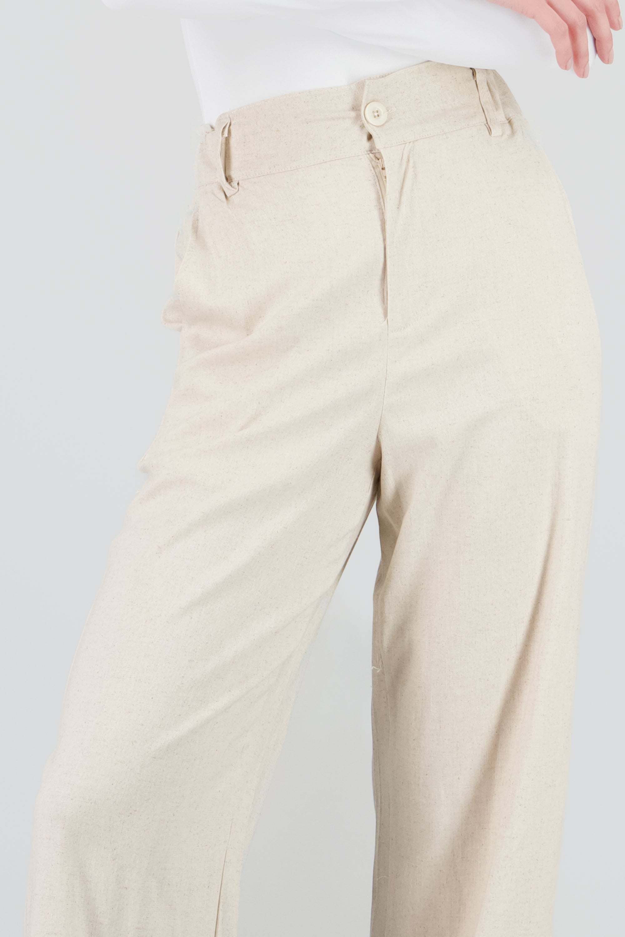 Pantalon recto detalle presillas boton BEIGE