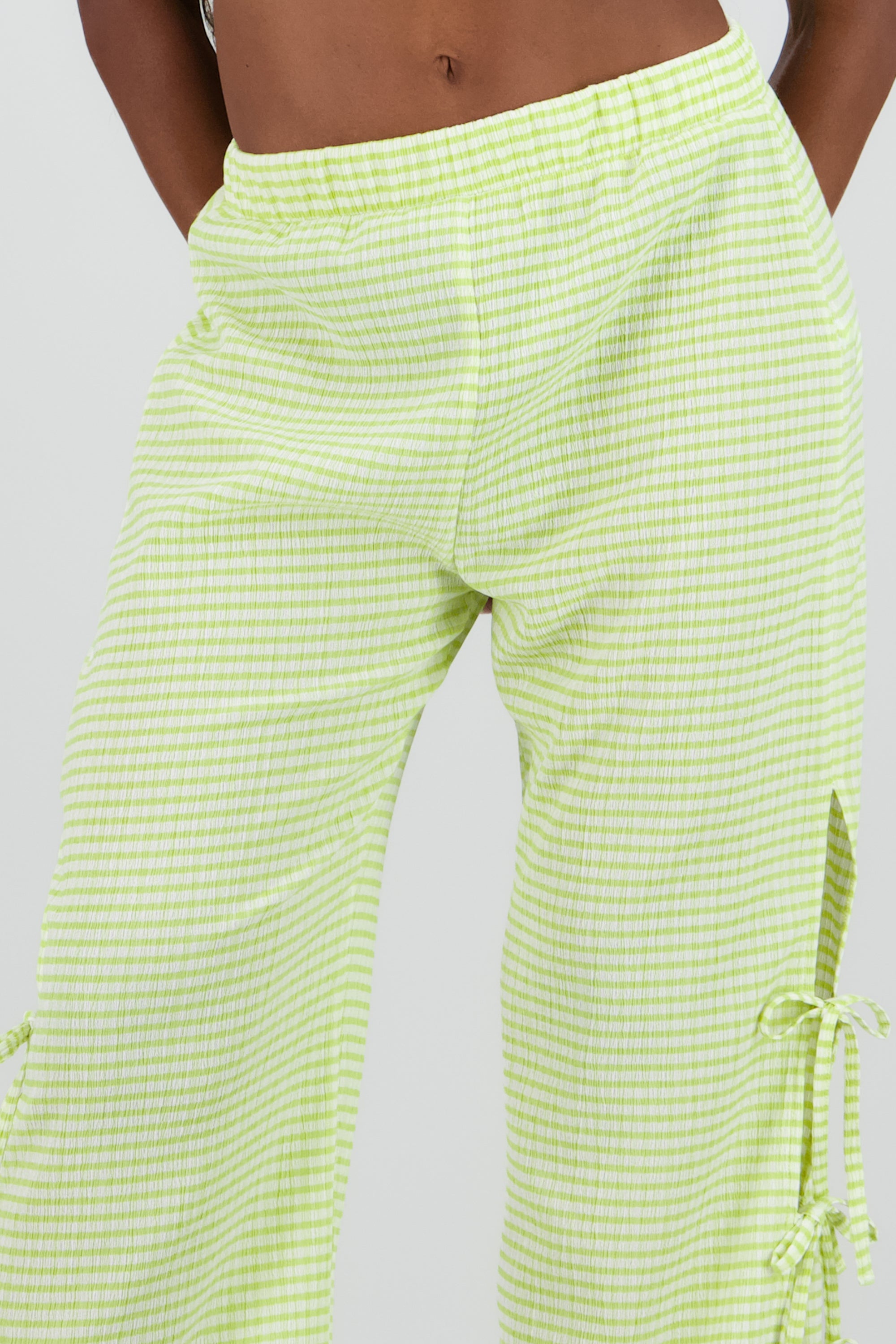 Pantalon amplio detalle lazos estampado VERDE MANZANA