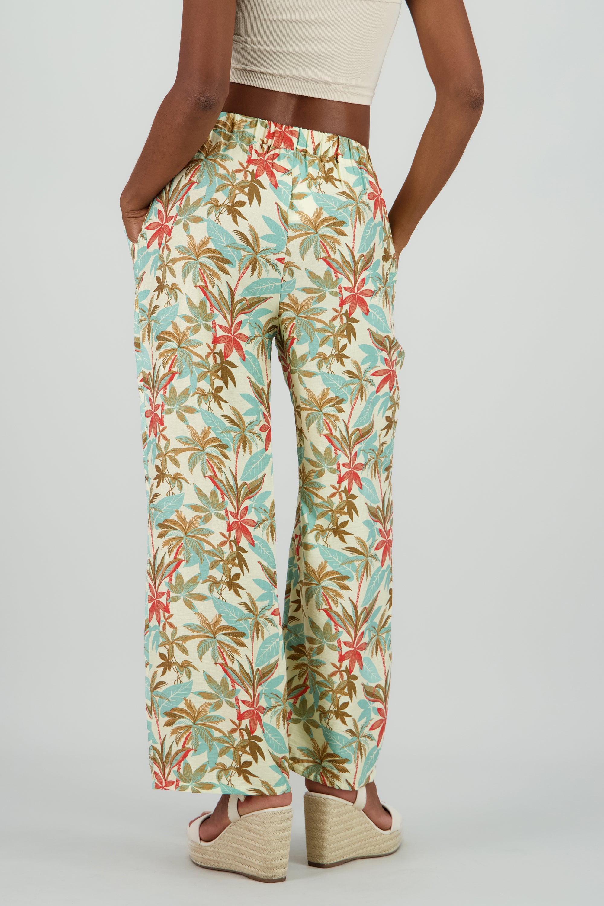 Pantalon amplio detalle resorte tropical MULTICOLOR