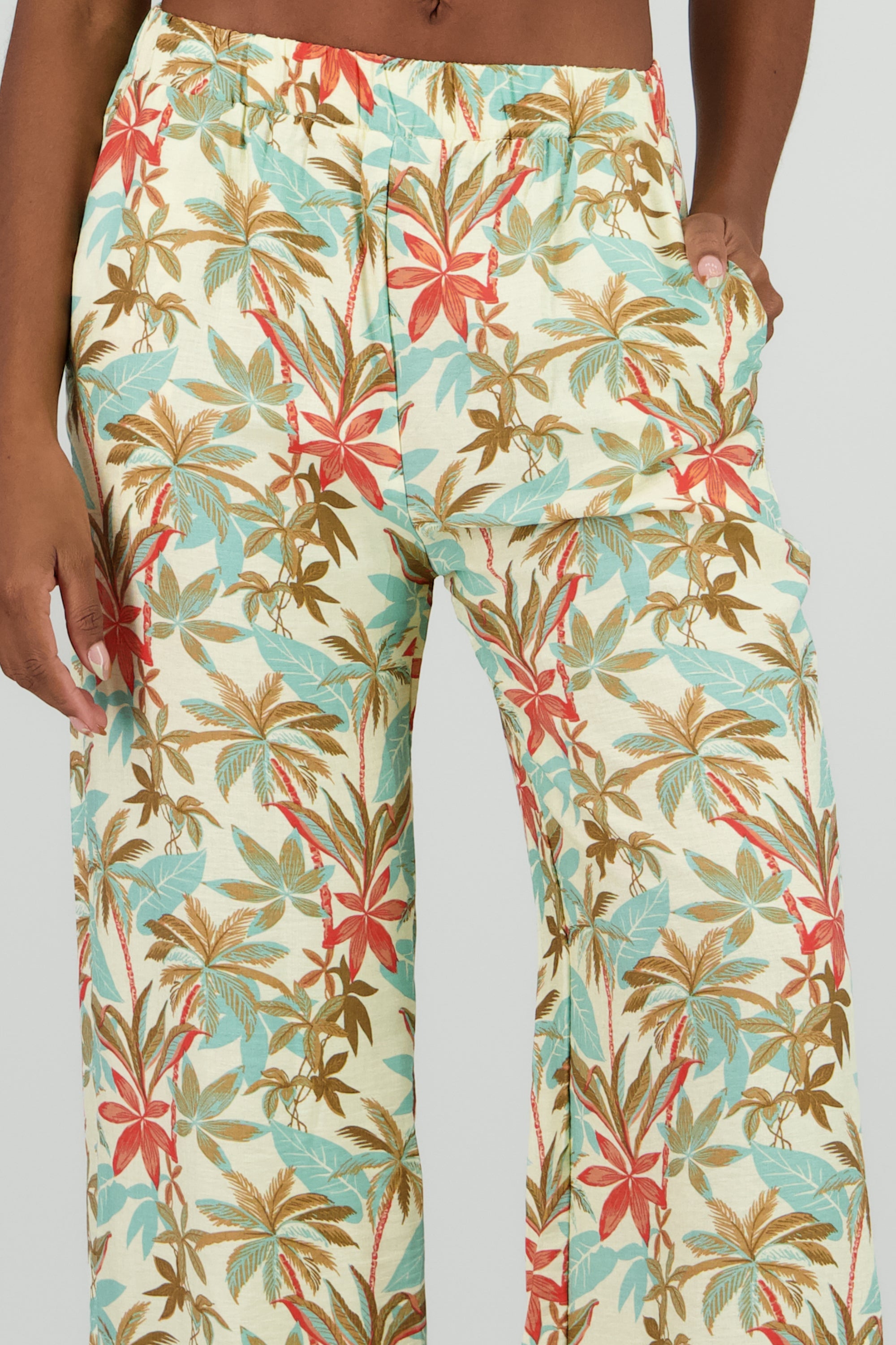 Pantalon amplio detalle resorte tropical MULTICOLOR