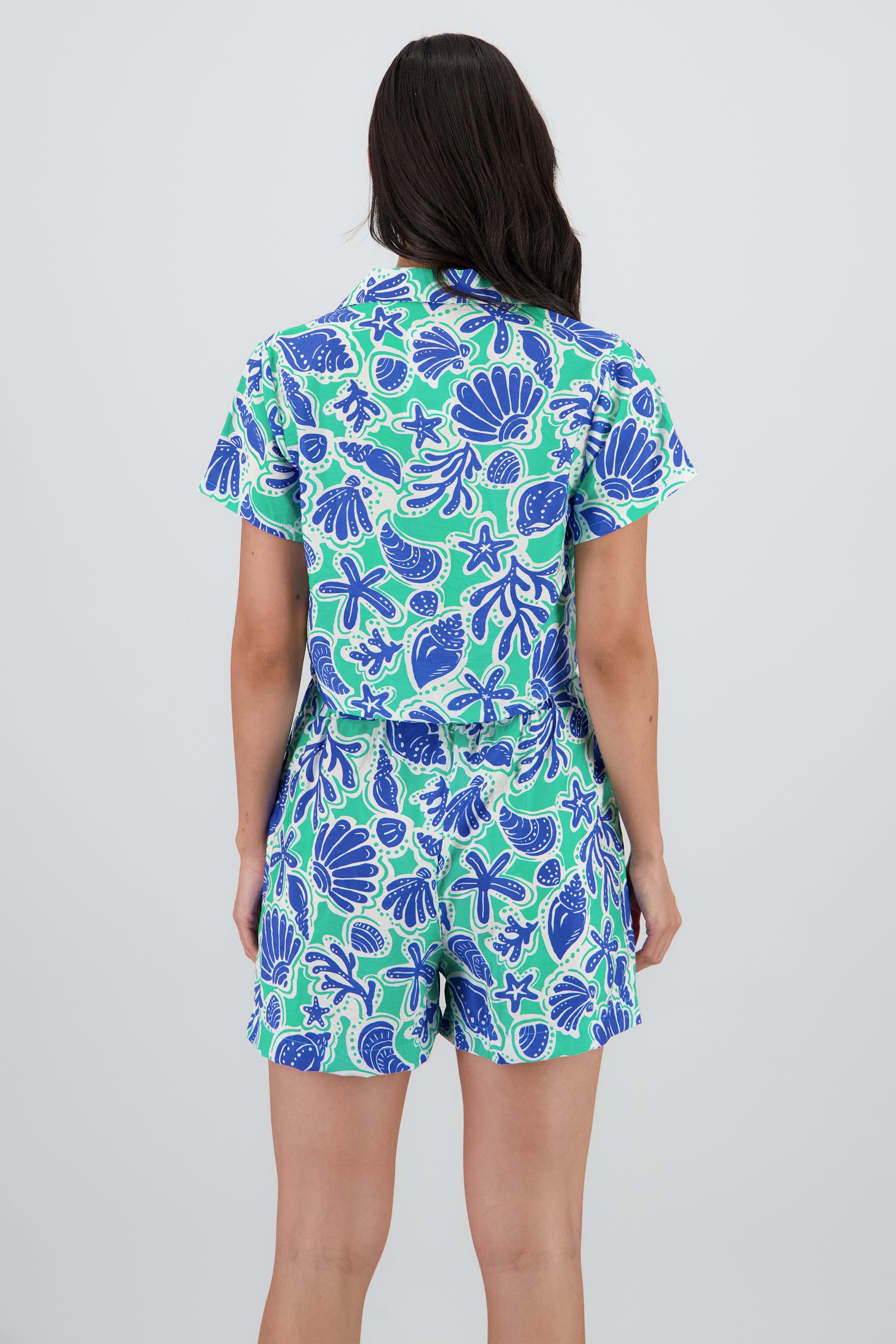 Camisa manga corta estampado conchas VERDE COMBO