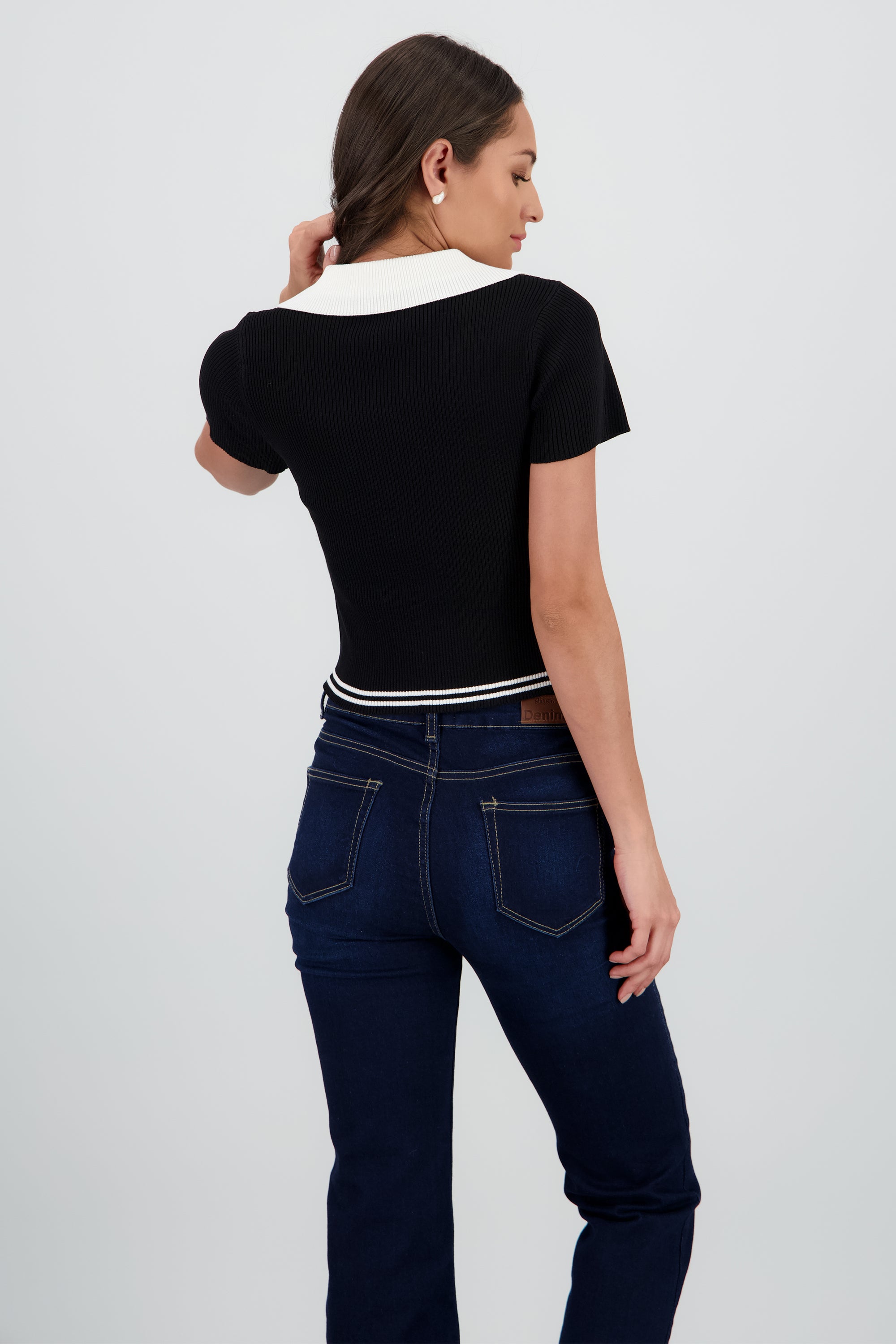 Top corto tejido cuello contraste NEGRO COMBO