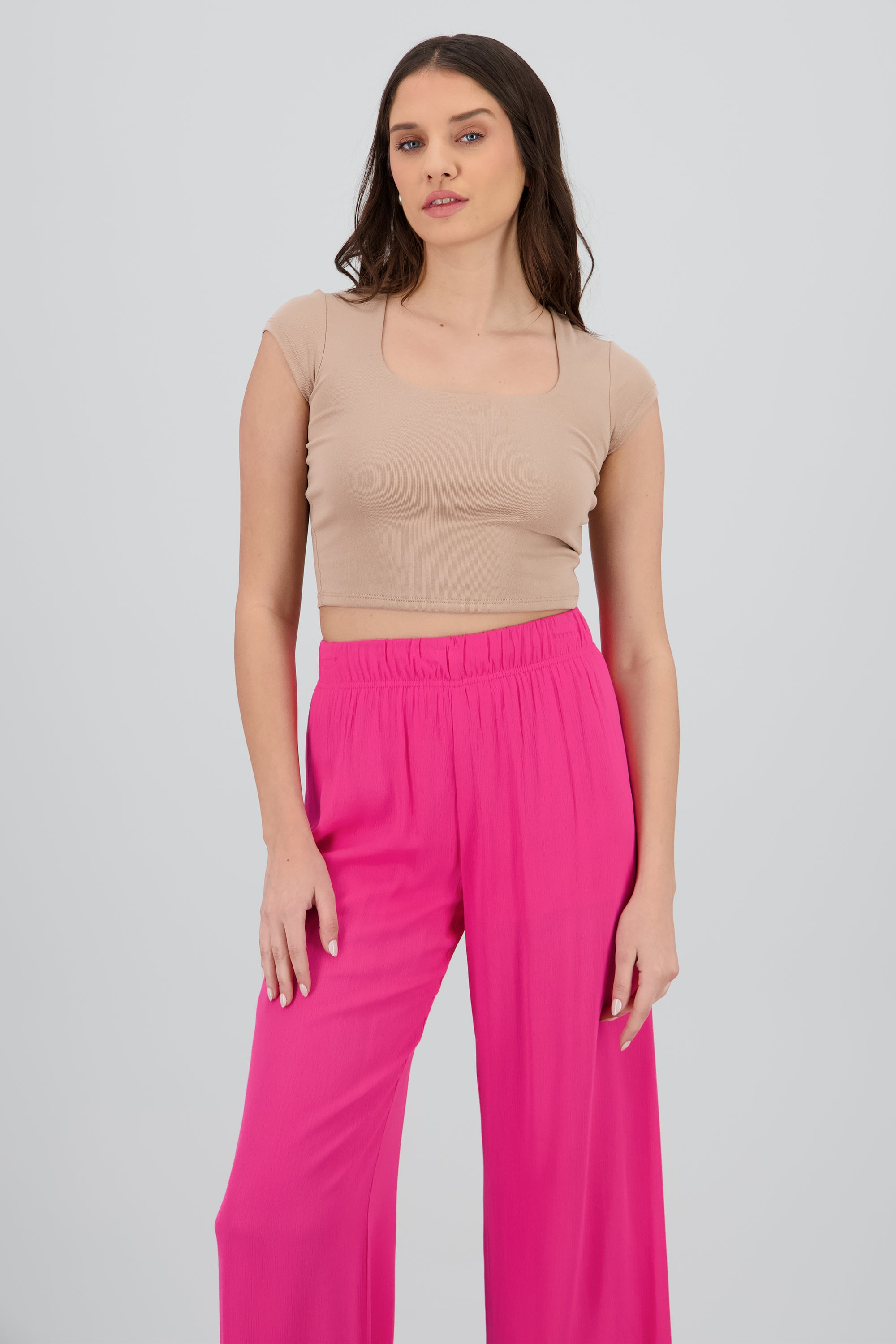 Top escote cuadrado con manga corta TAUPE