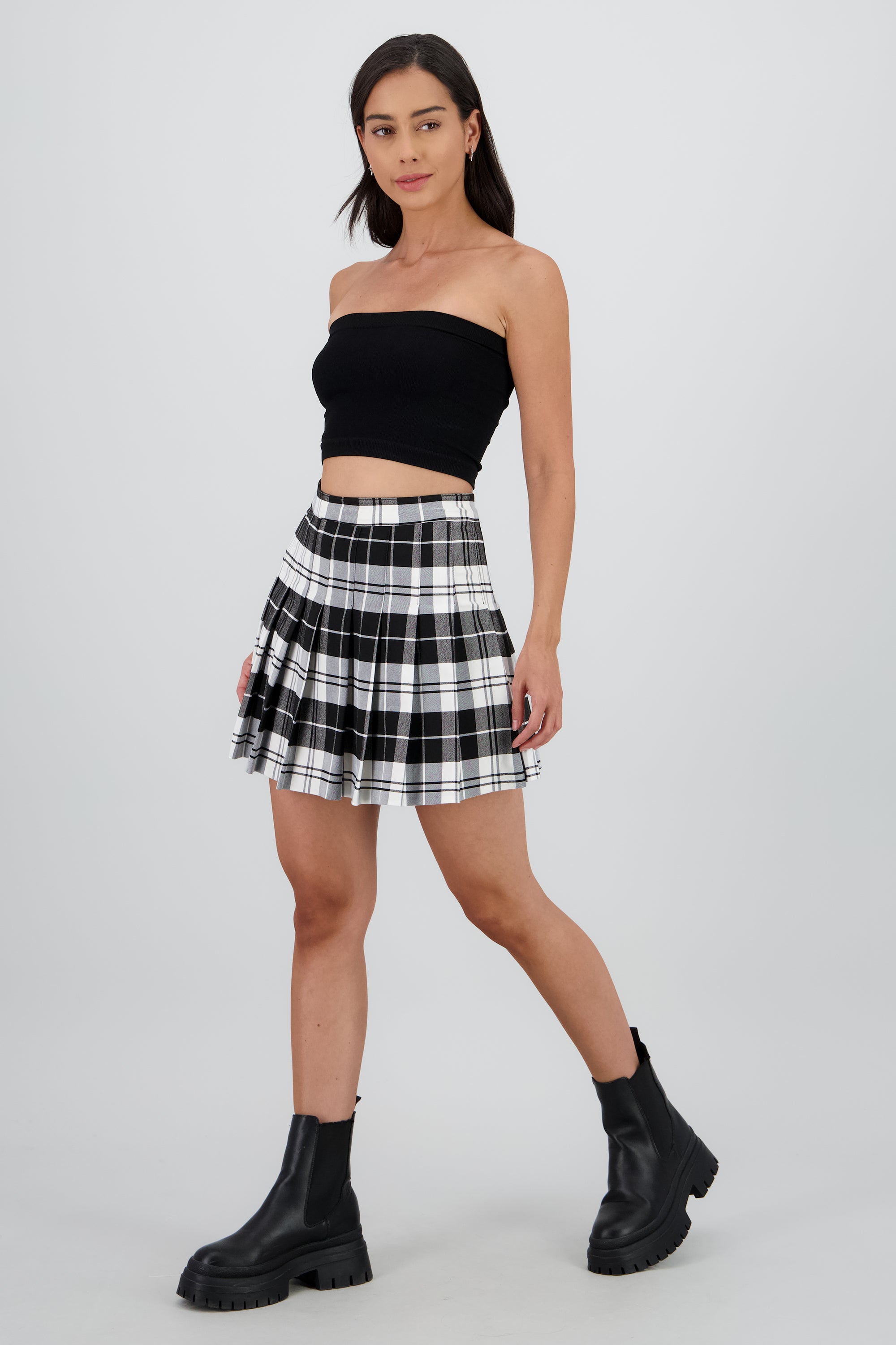 Falda tableada detalle cuadros NEGRO COMBO