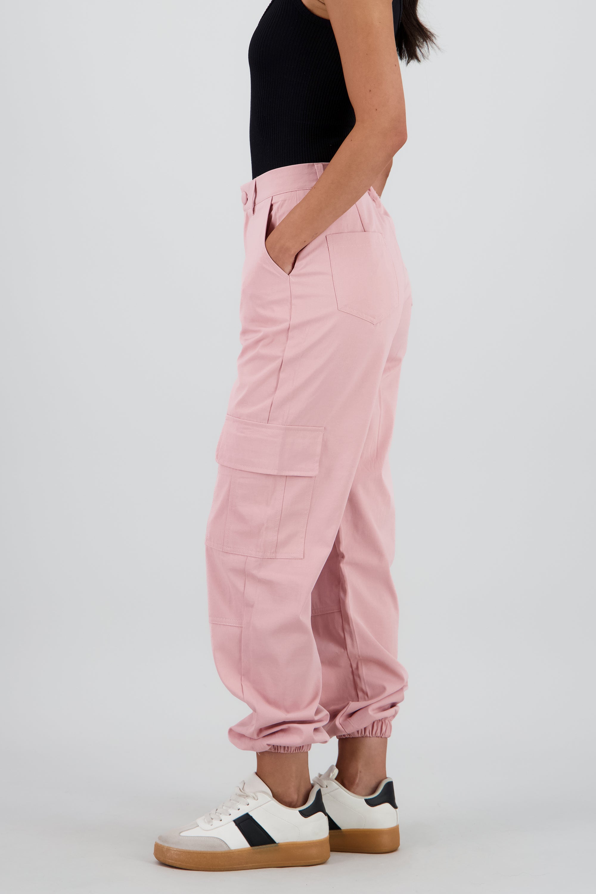 Pantalon detalle pretina boton forrado ROSA