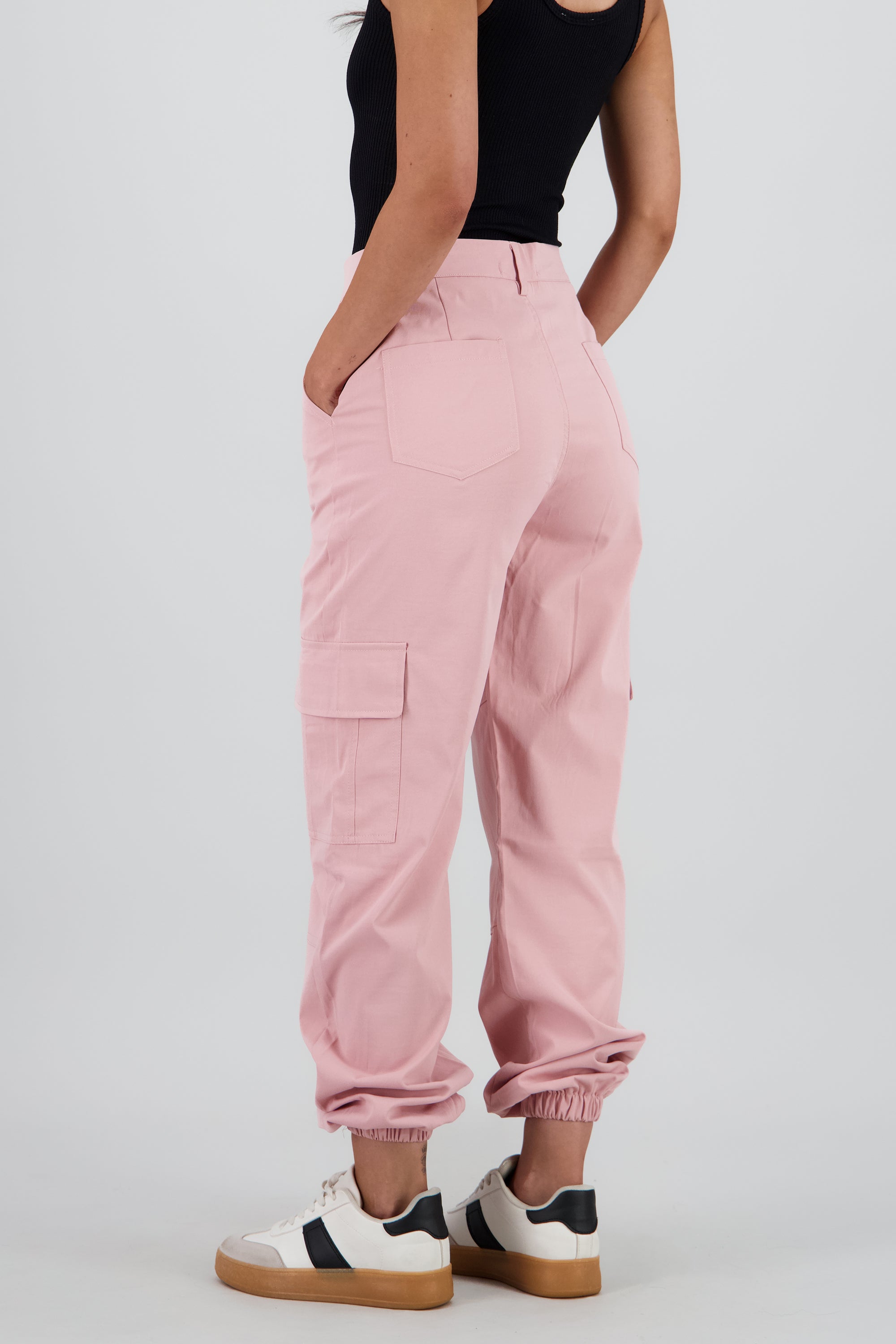 Pantalon detalle pretina boton forrado ROSA