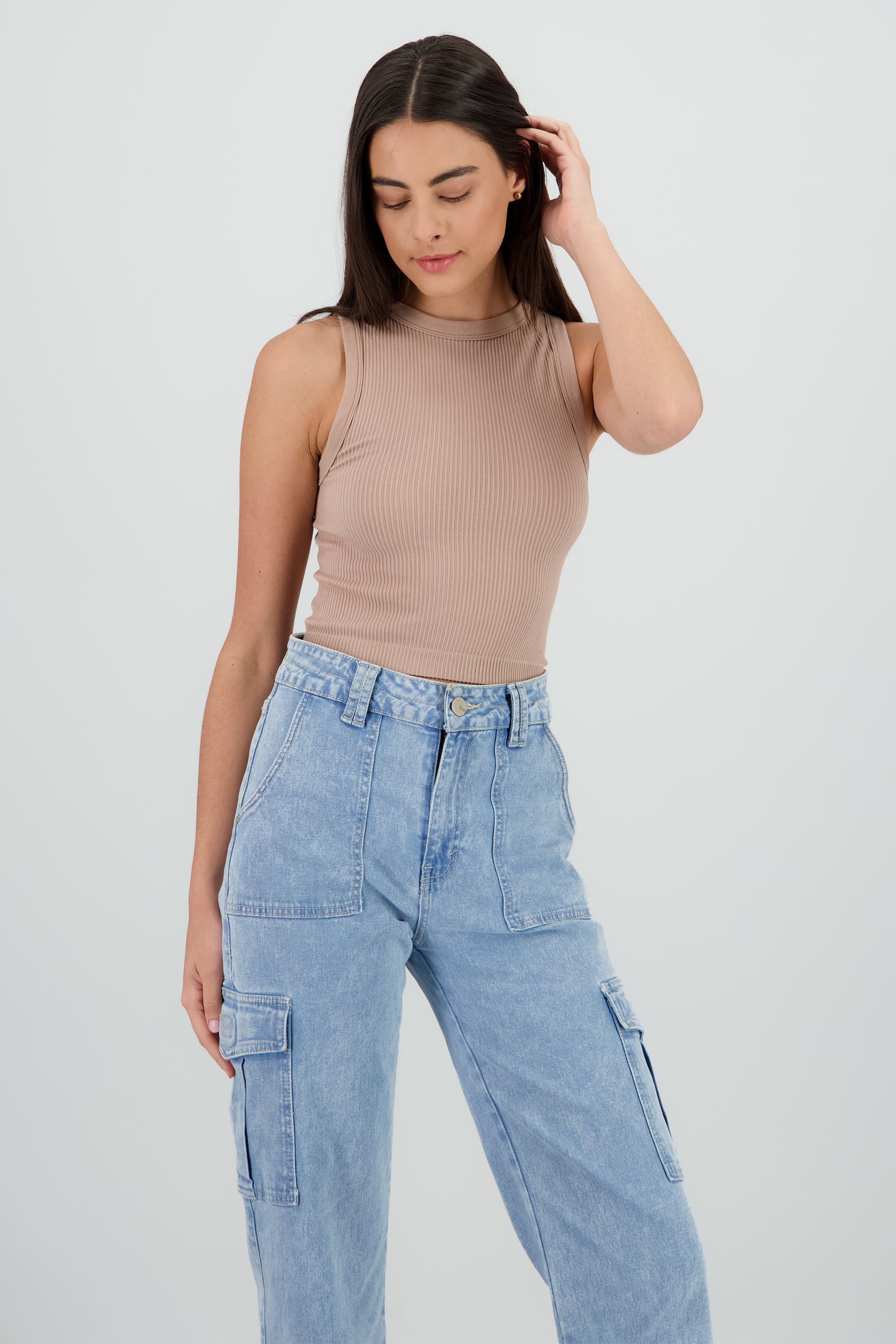 Top sin manga detalle seamless liso BEIGE