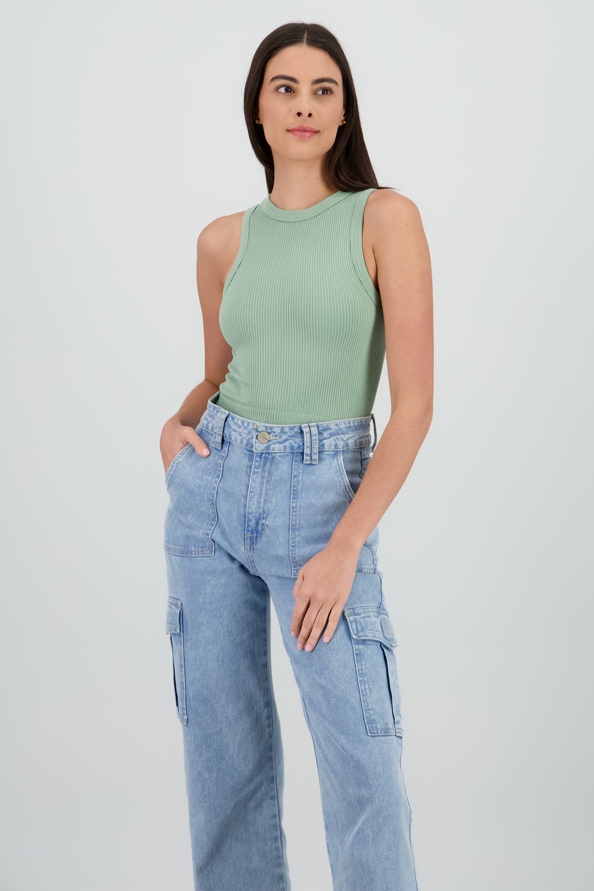 Top sin manga detalle seamless liso MENTA
