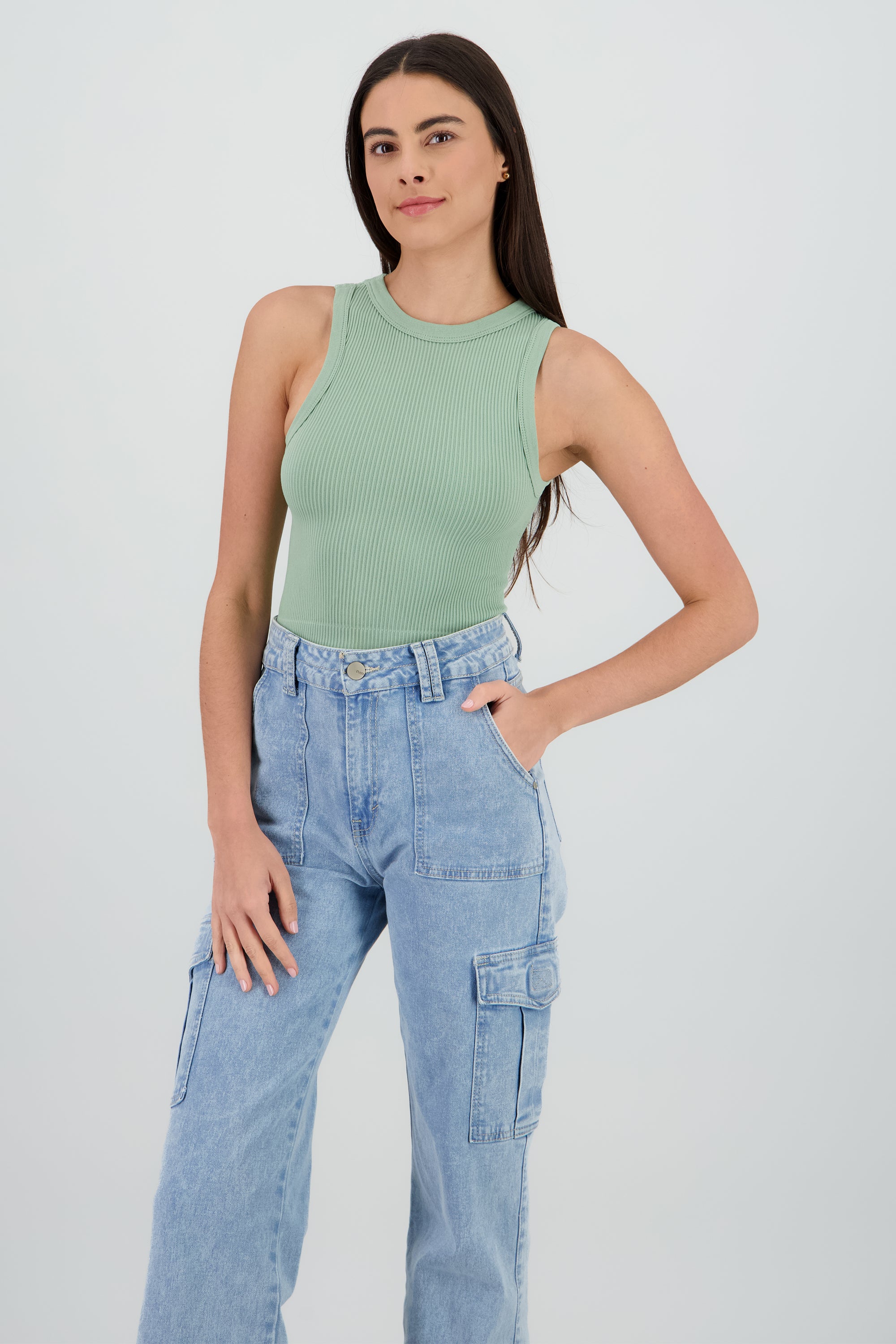 Top sin manga detalle seamless liso MENTA