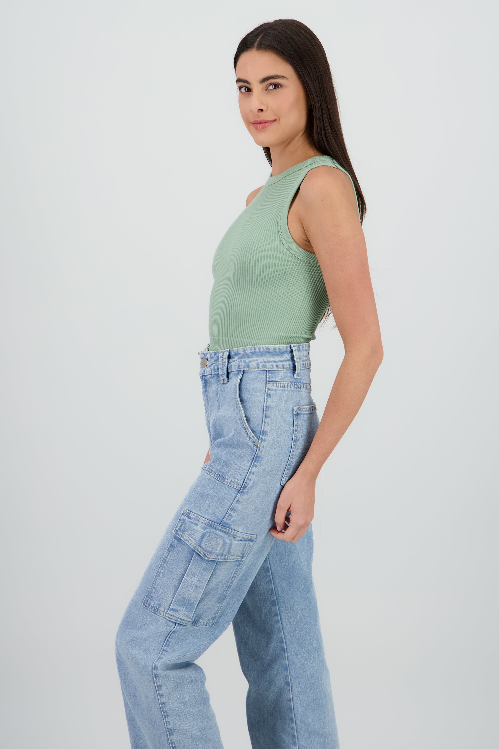 Top sin manga detalle seamless liso MENTA