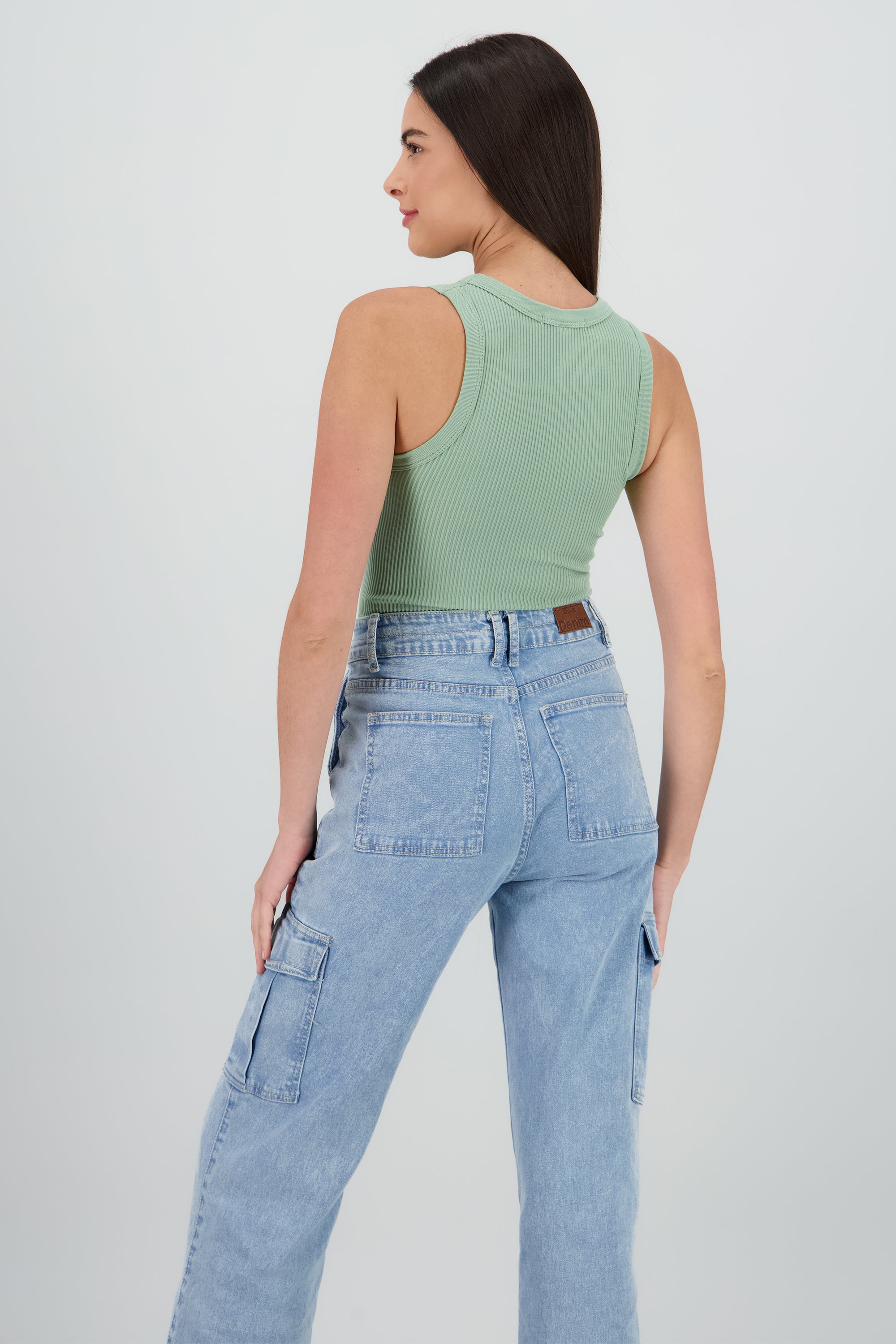 Top sin manga detalle seamless liso MENTA