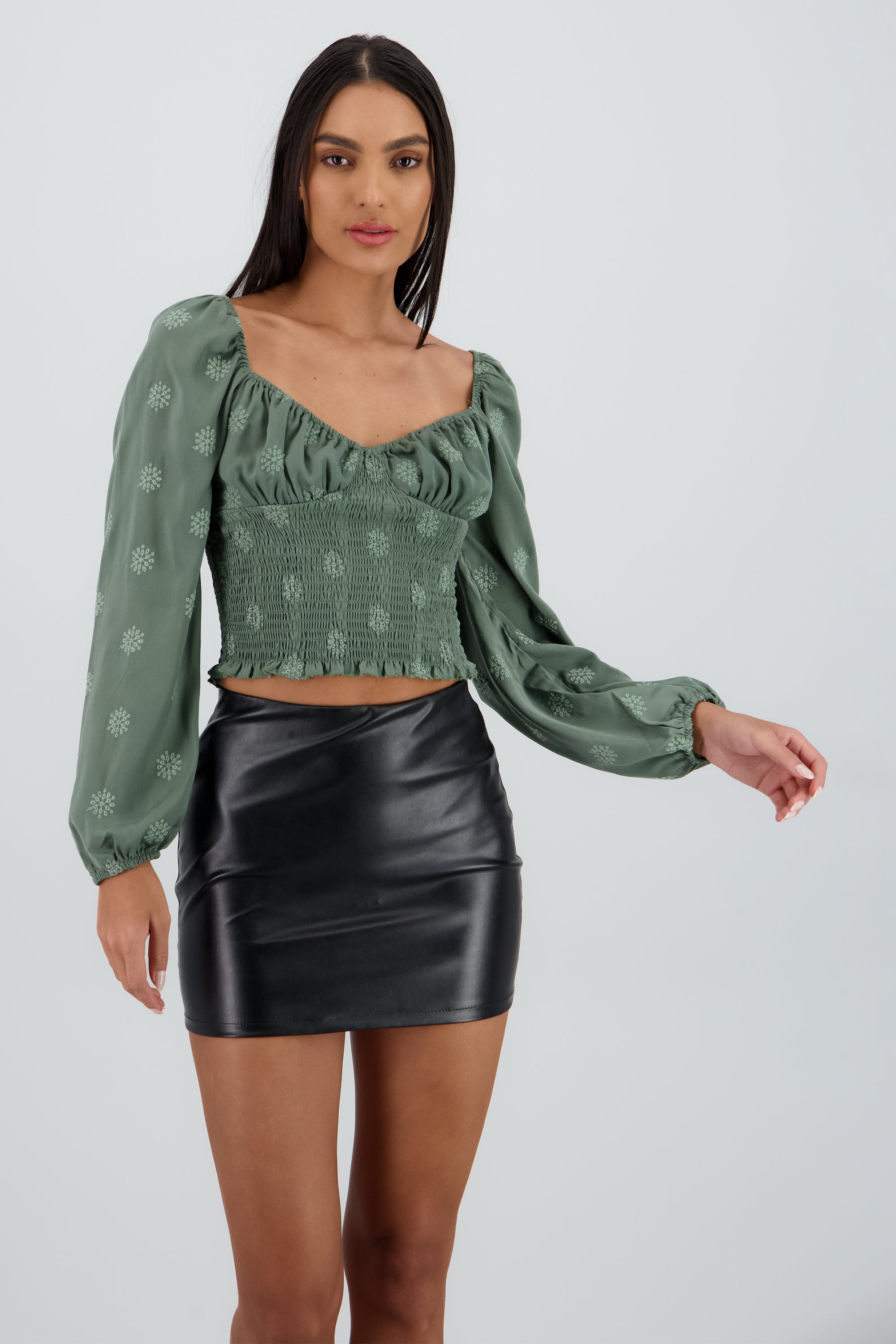 Top manga larga detalle smock OLIVO
