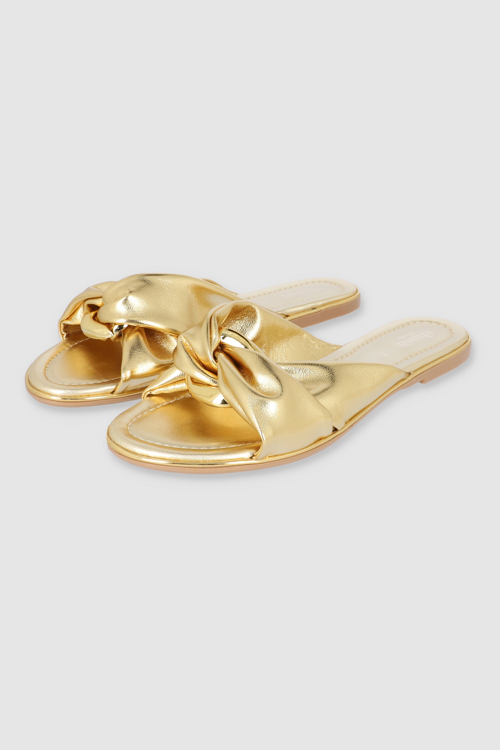 Sandalia moño detalle metal ORO